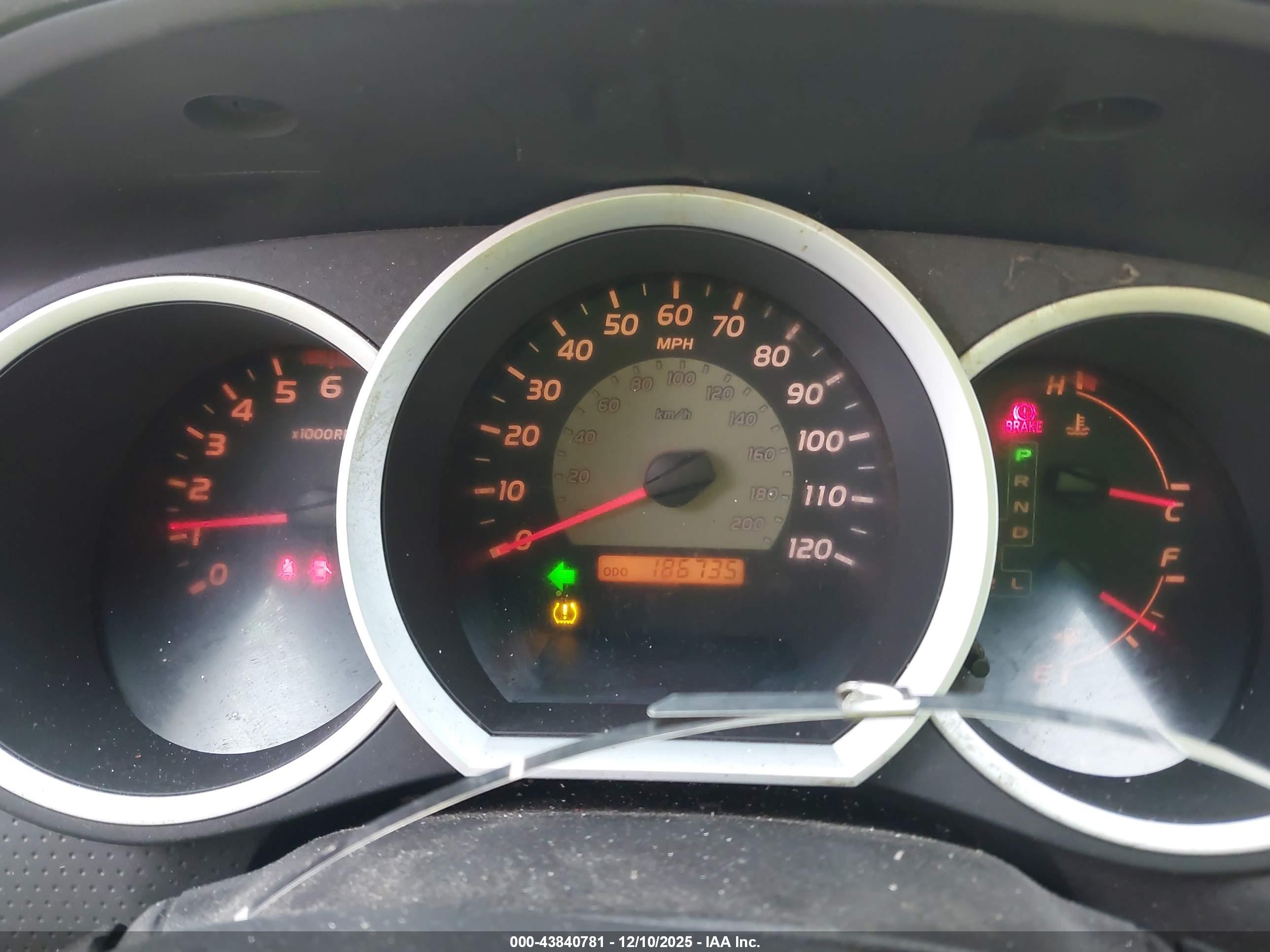 TOYOTA TACOMA image 7