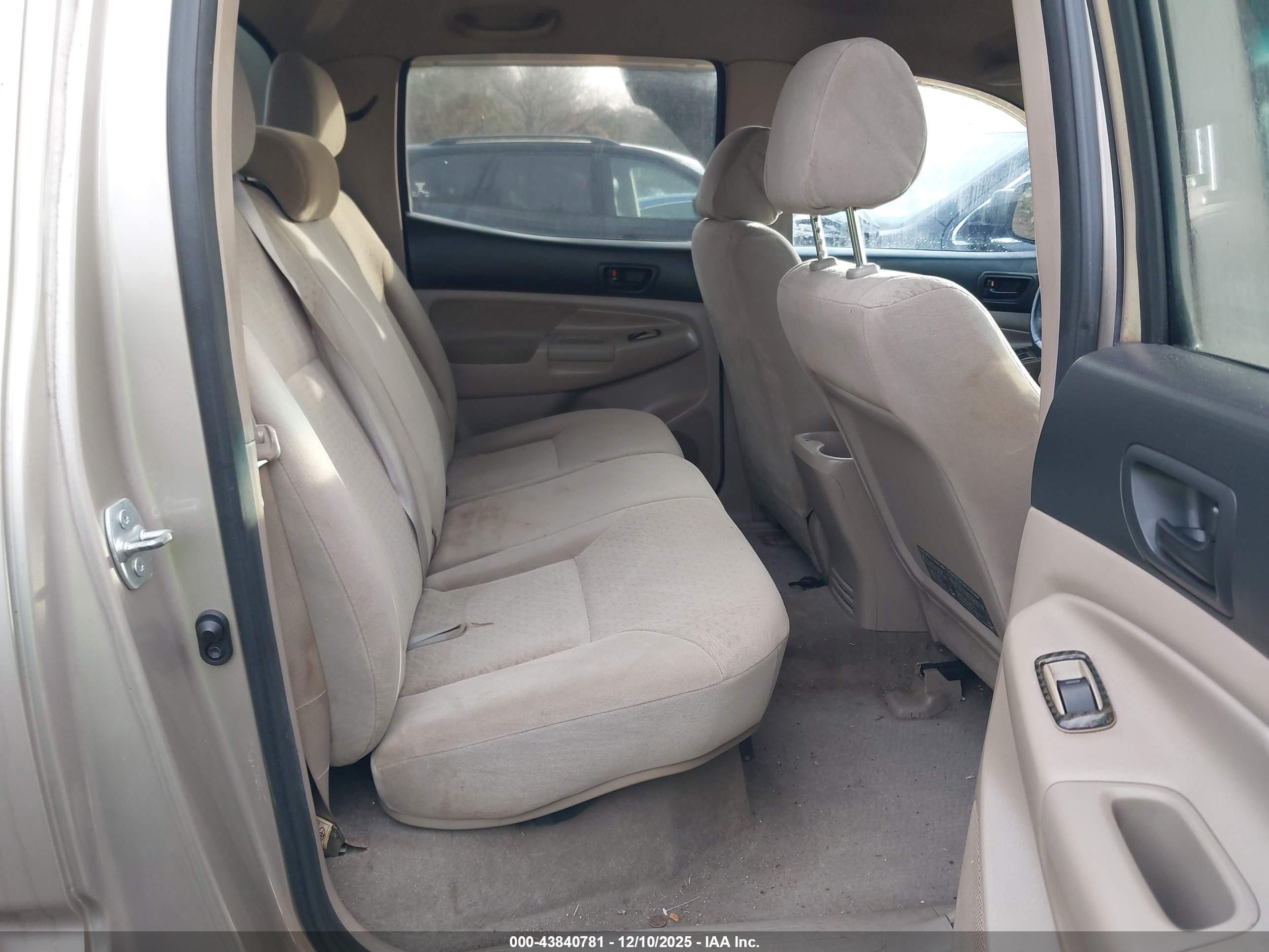 TOYOTA TACOMA image 8