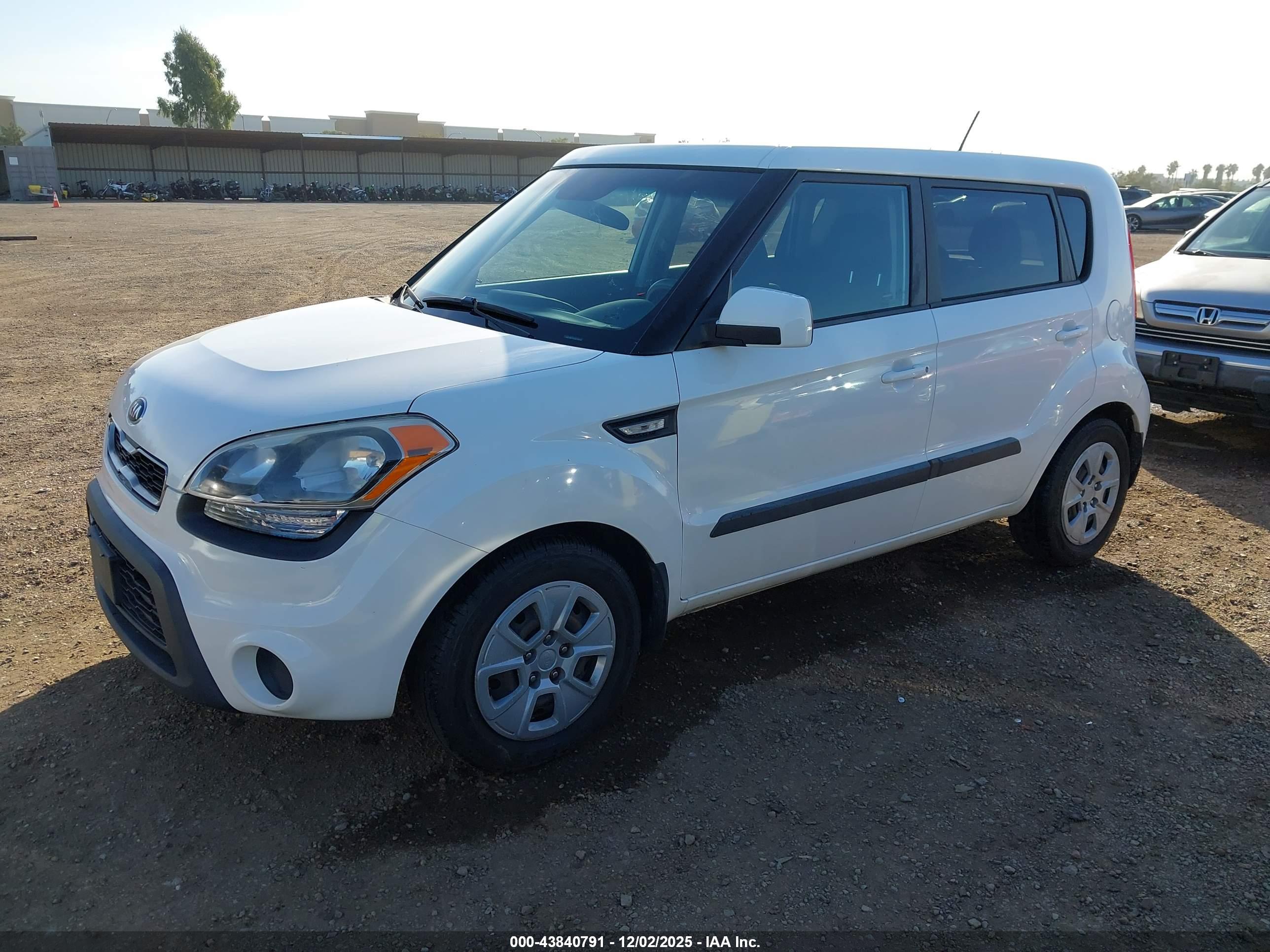 KIA SOUL image 2