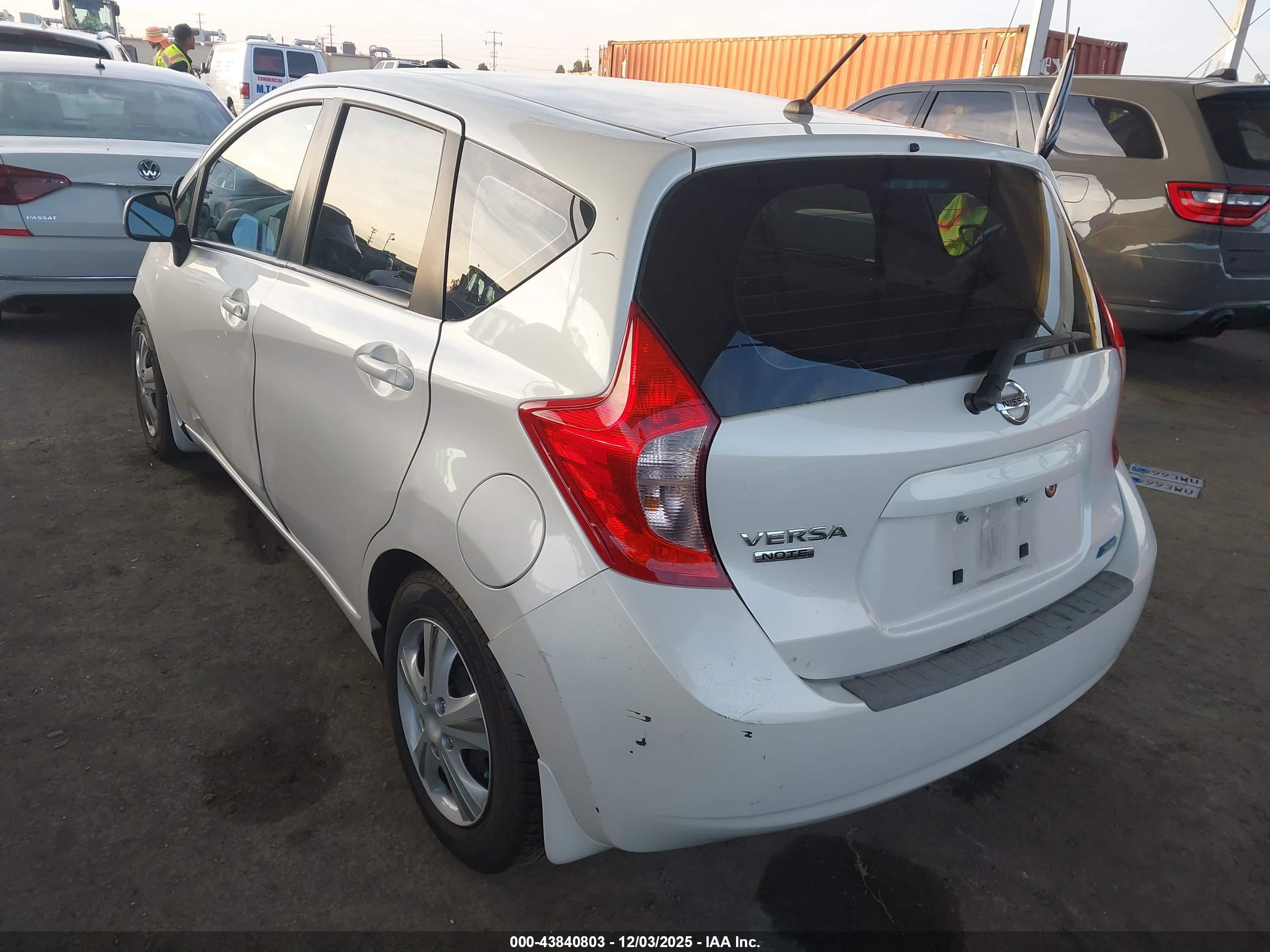 NISSAN VERSA image 3