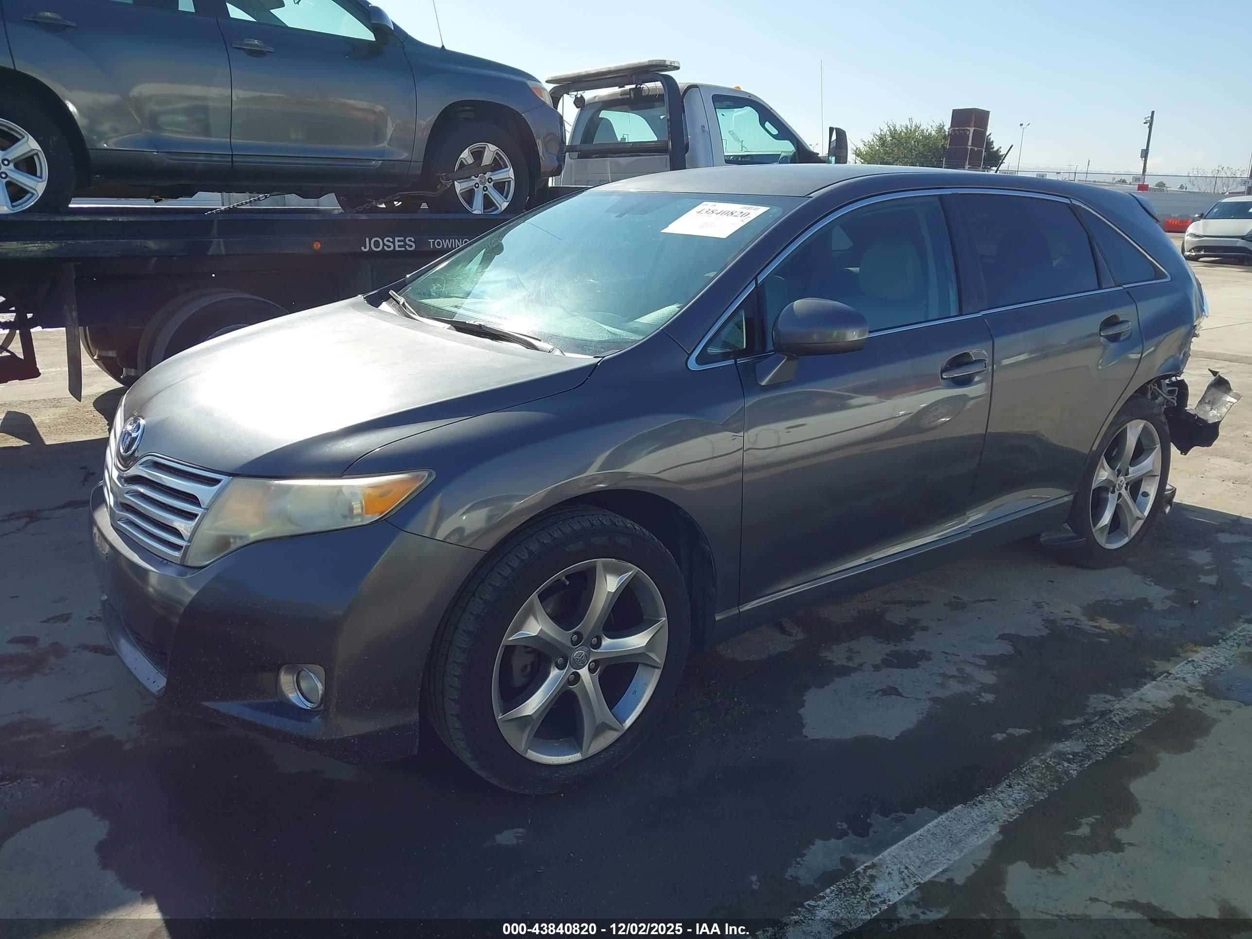 TOYOTA VENZA image 2