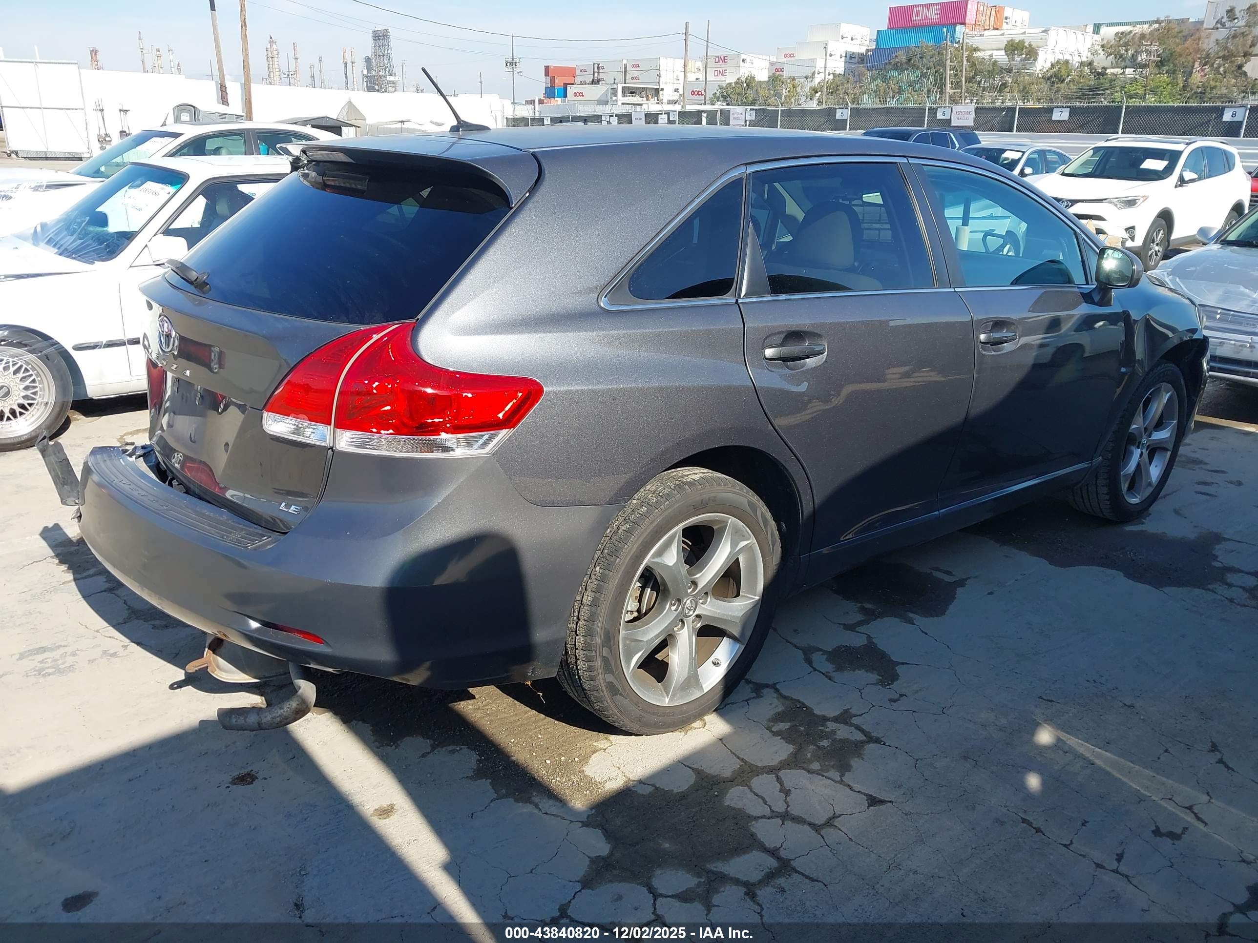 TOYOTA VENZA image 4
