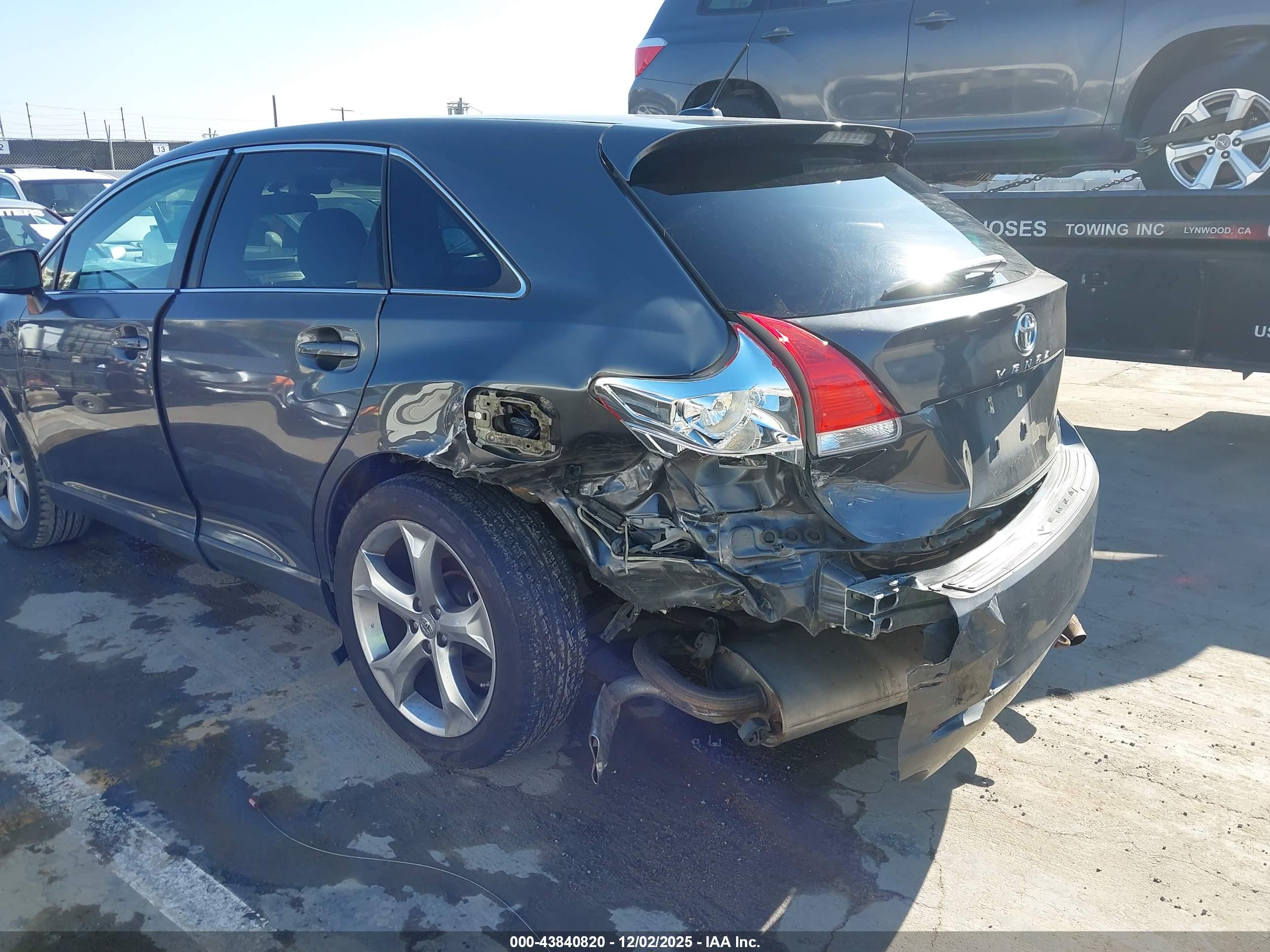 TOYOTA VENZA image 6