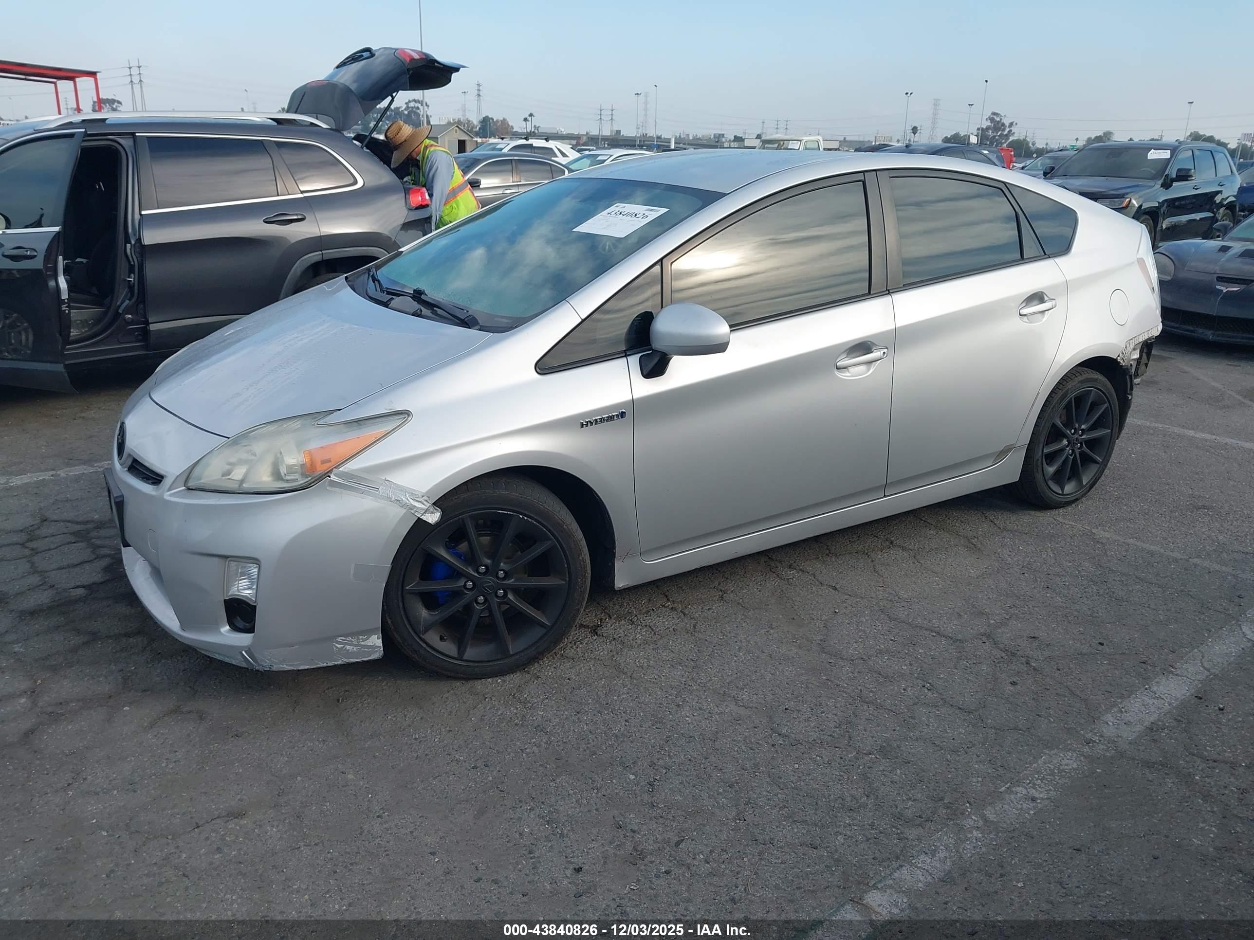TOYOTA PRIUS image 2
