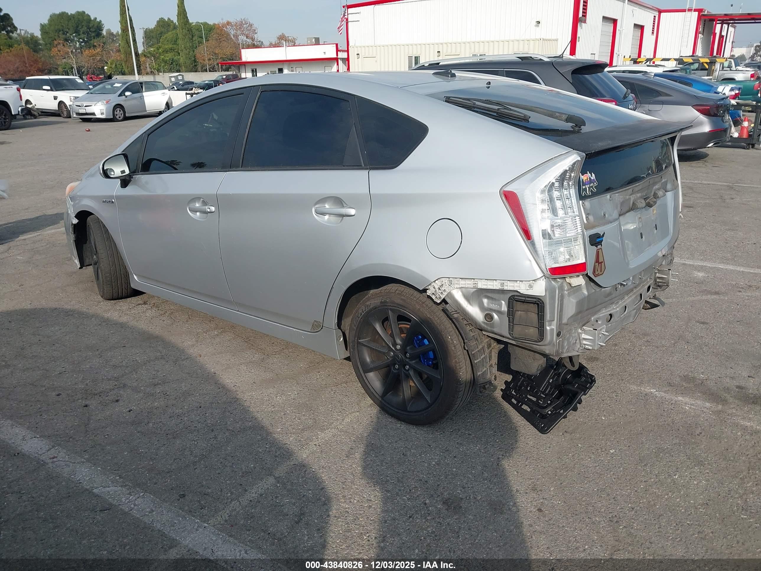 TOYOTA PRIUS image 3