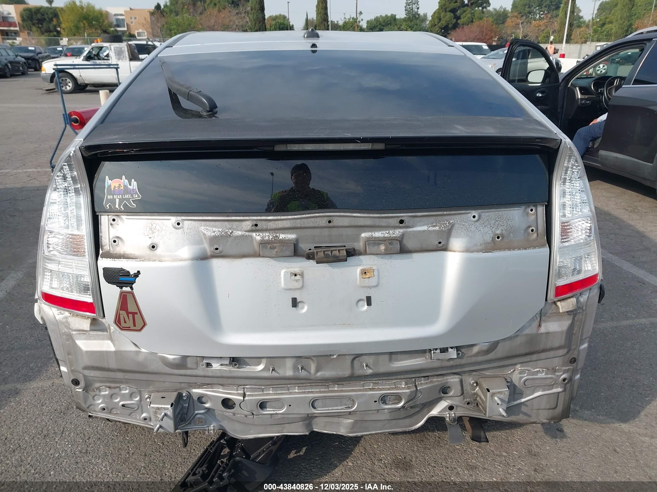 TOYOTA PRIUS image 6