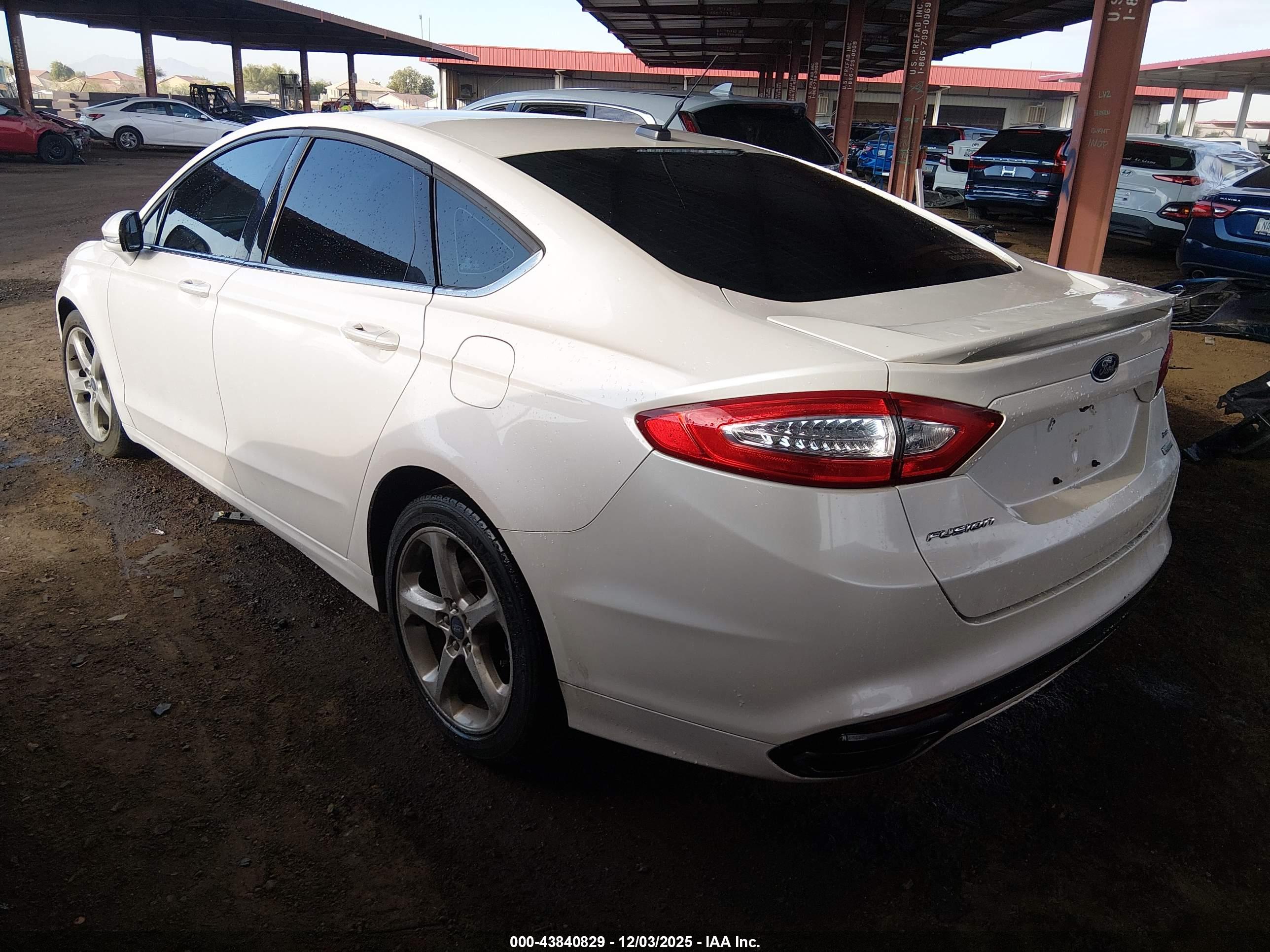 FORD FUSION image 3