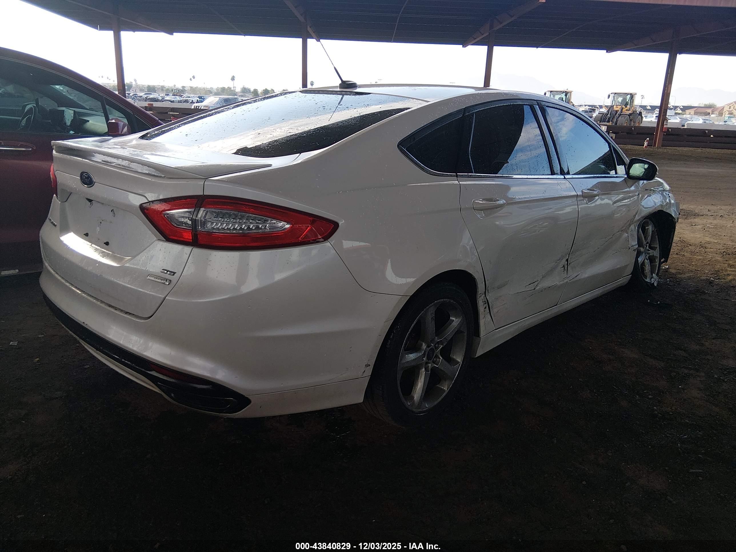 FORD FUSION image 4