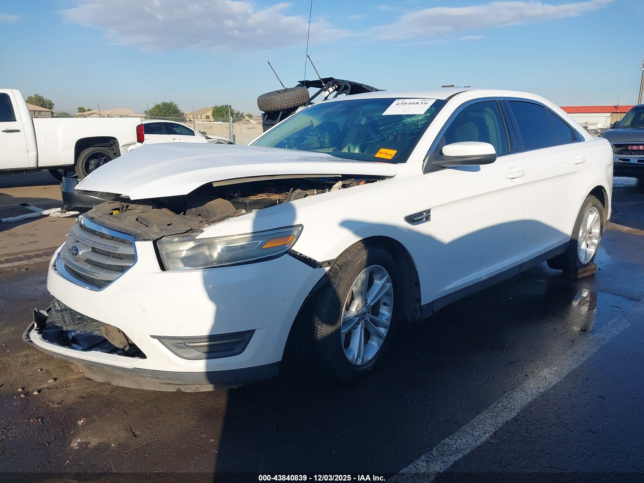 FORD TAURUS image 2