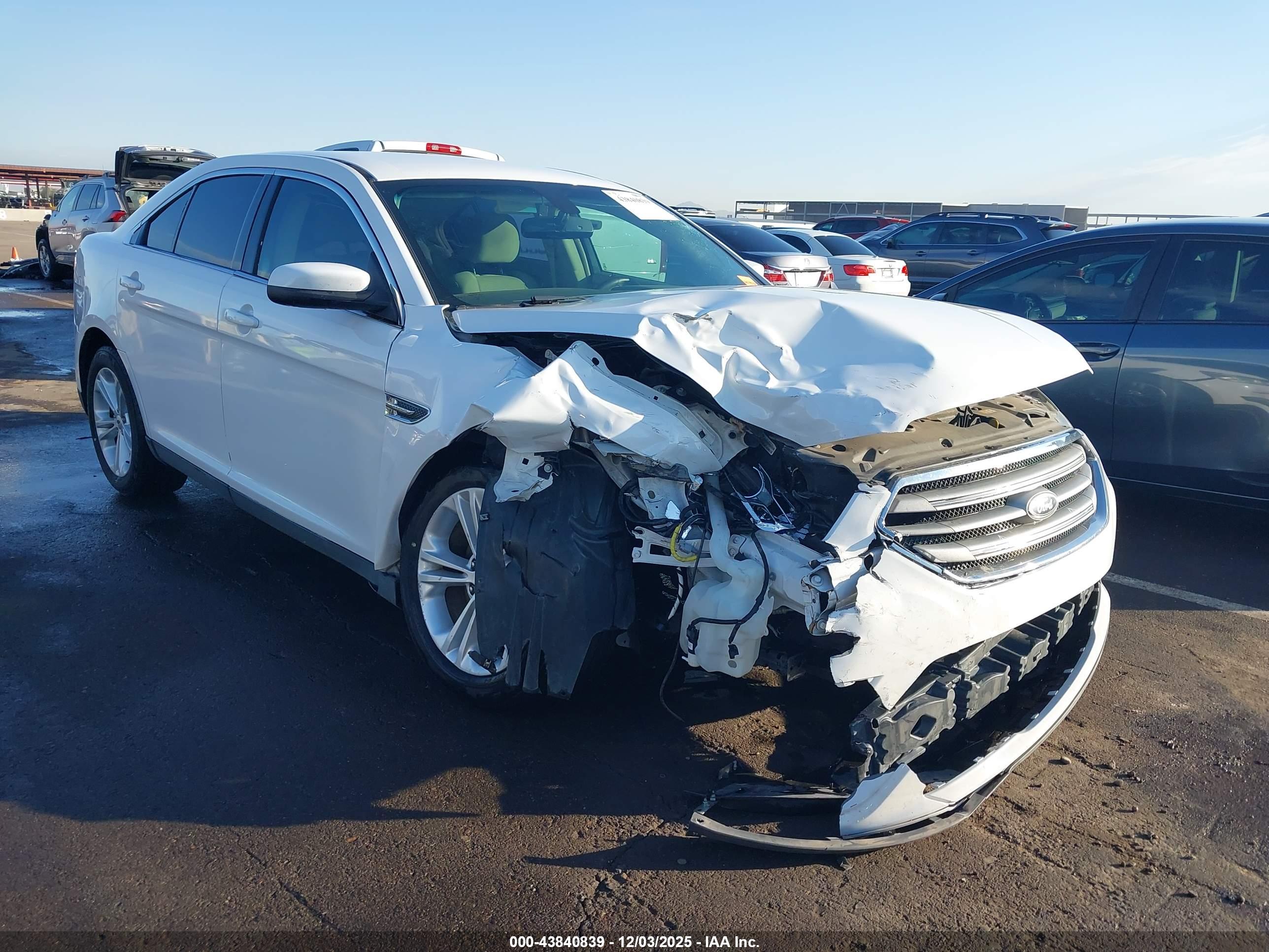 FORD TAURUS image 6