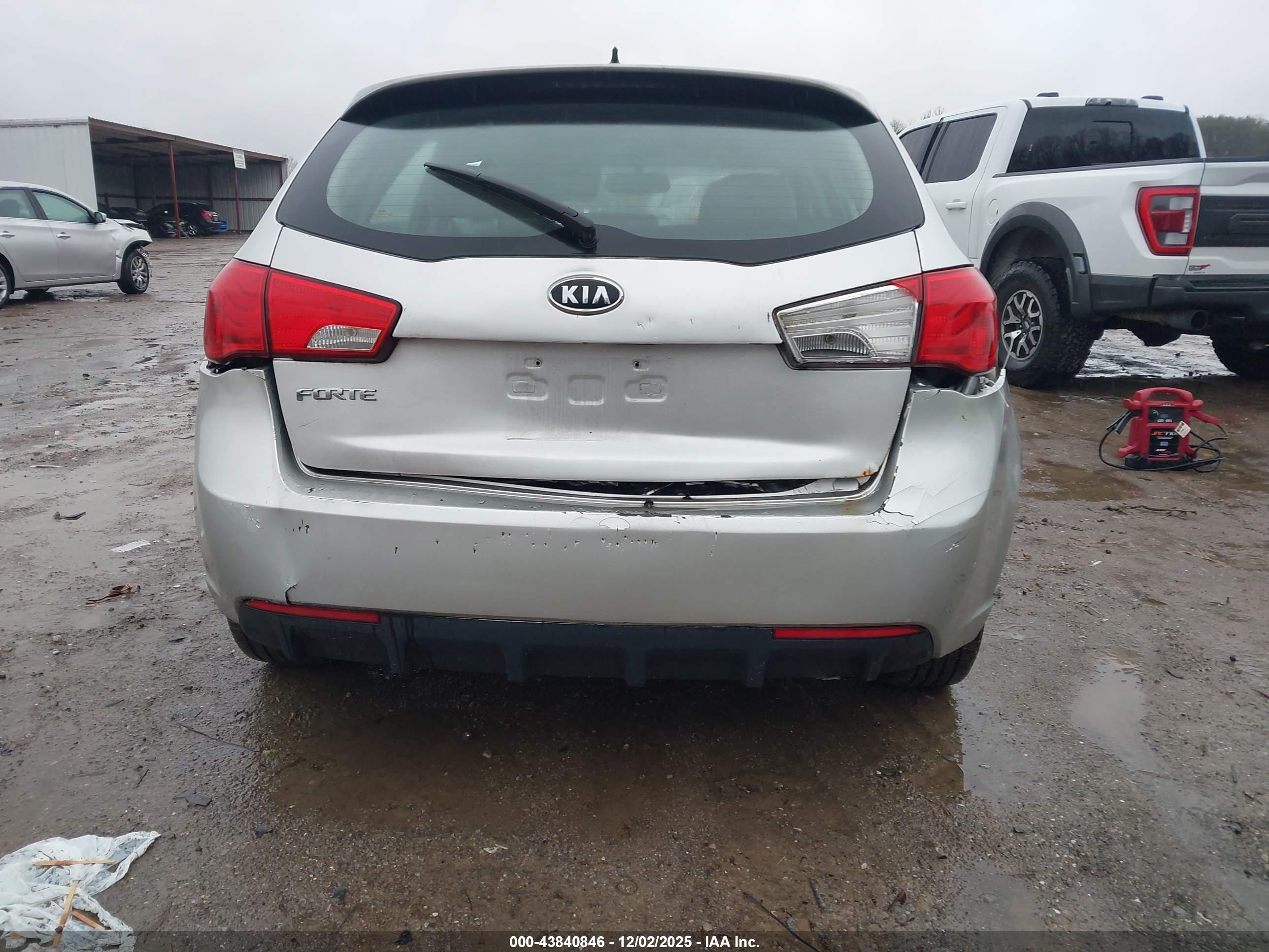 KIA FORTE image 6