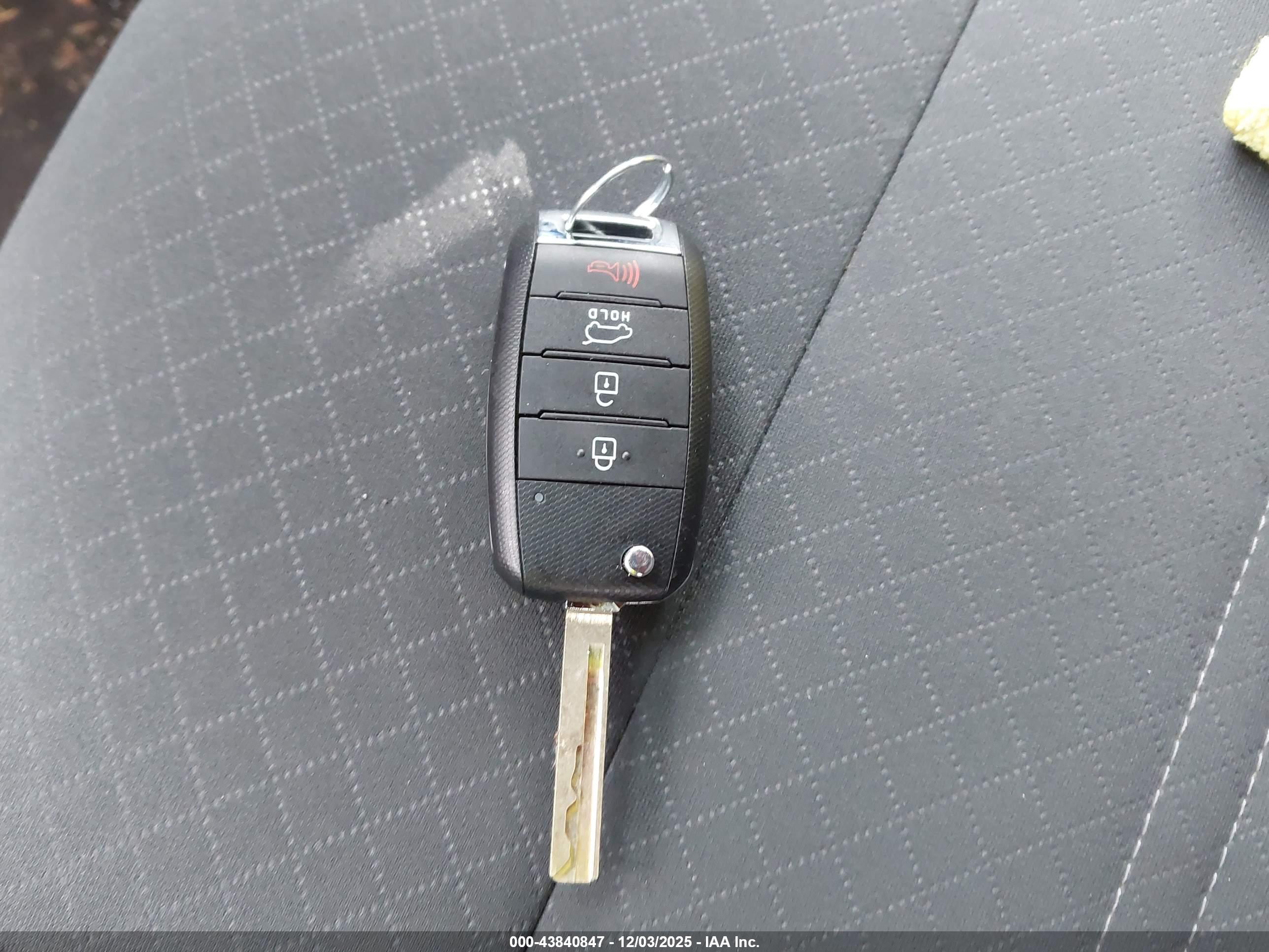 KIA SORENTO image 11