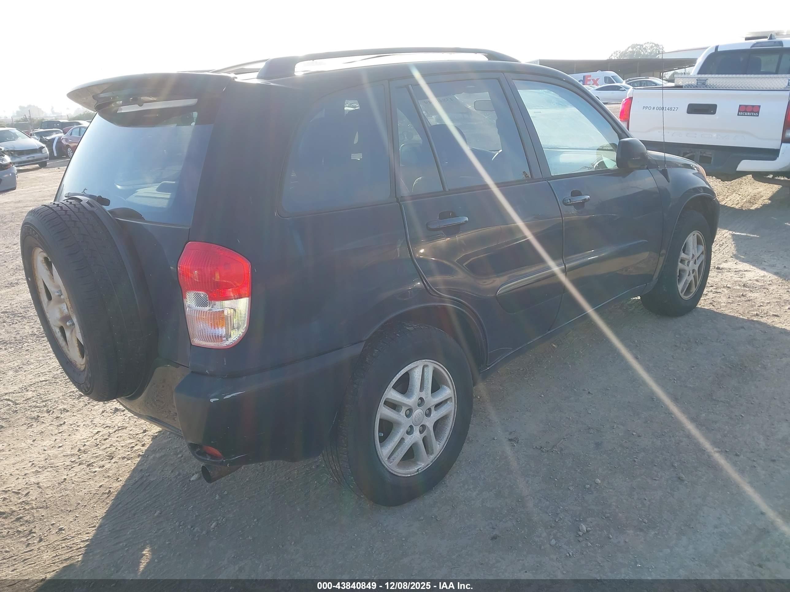 TOYOTA RAV4 image 4