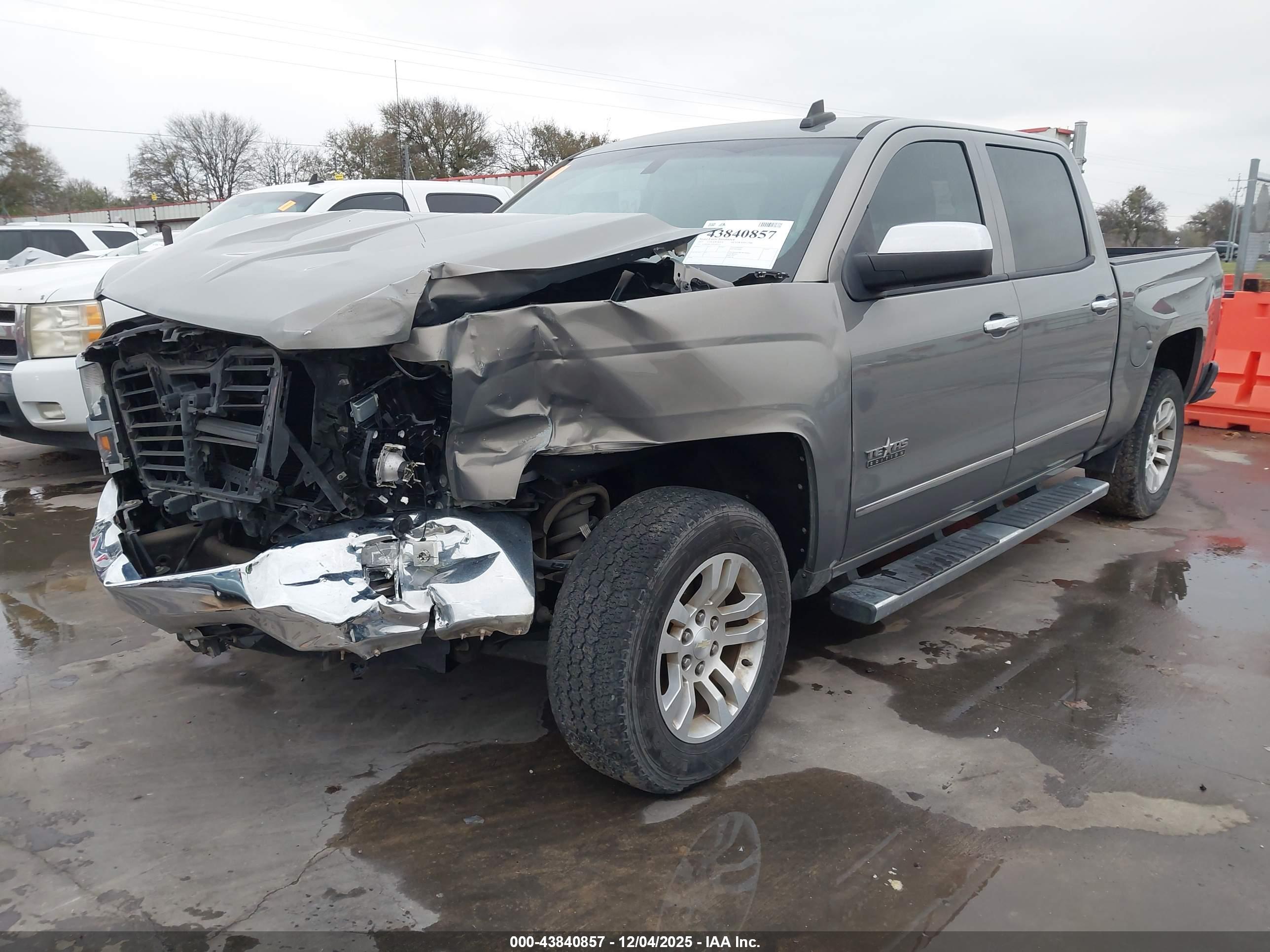 CHEVROLET SILVERADO image 2