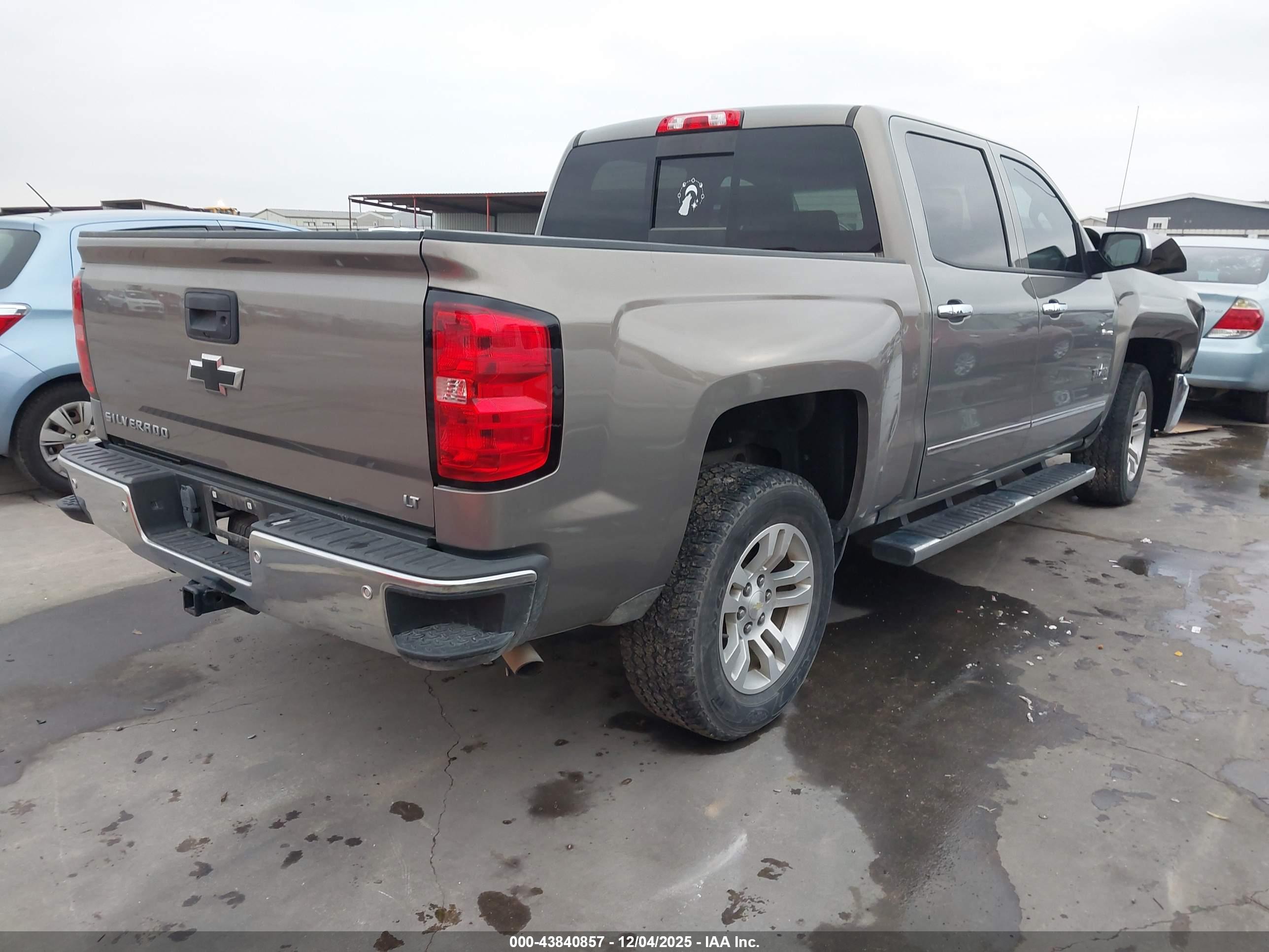 CHEVROLET SILVERADO image 4