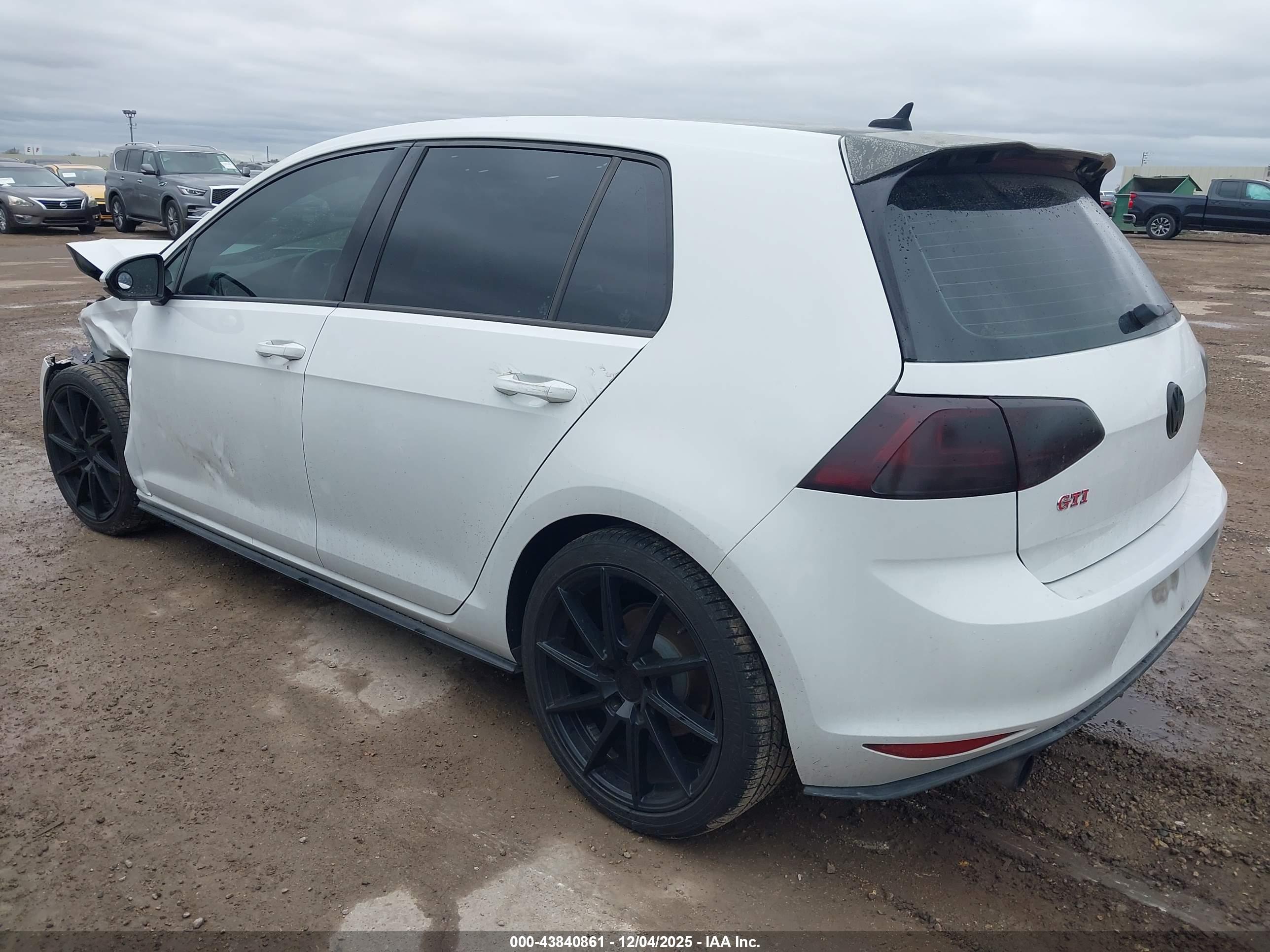 VOLKSWAGEN GOLF image 3