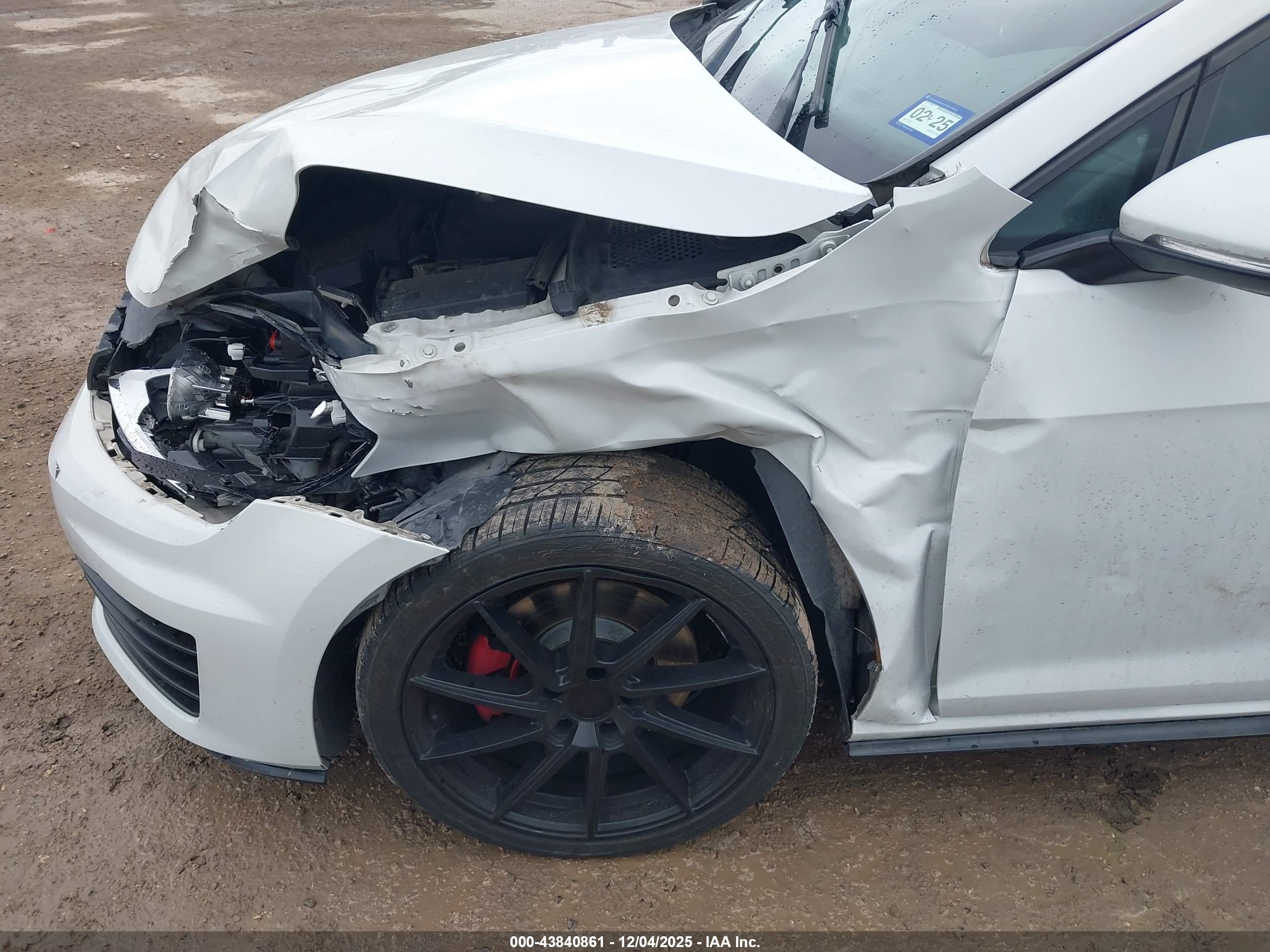 VOLKSWAGEN GOLF image 6