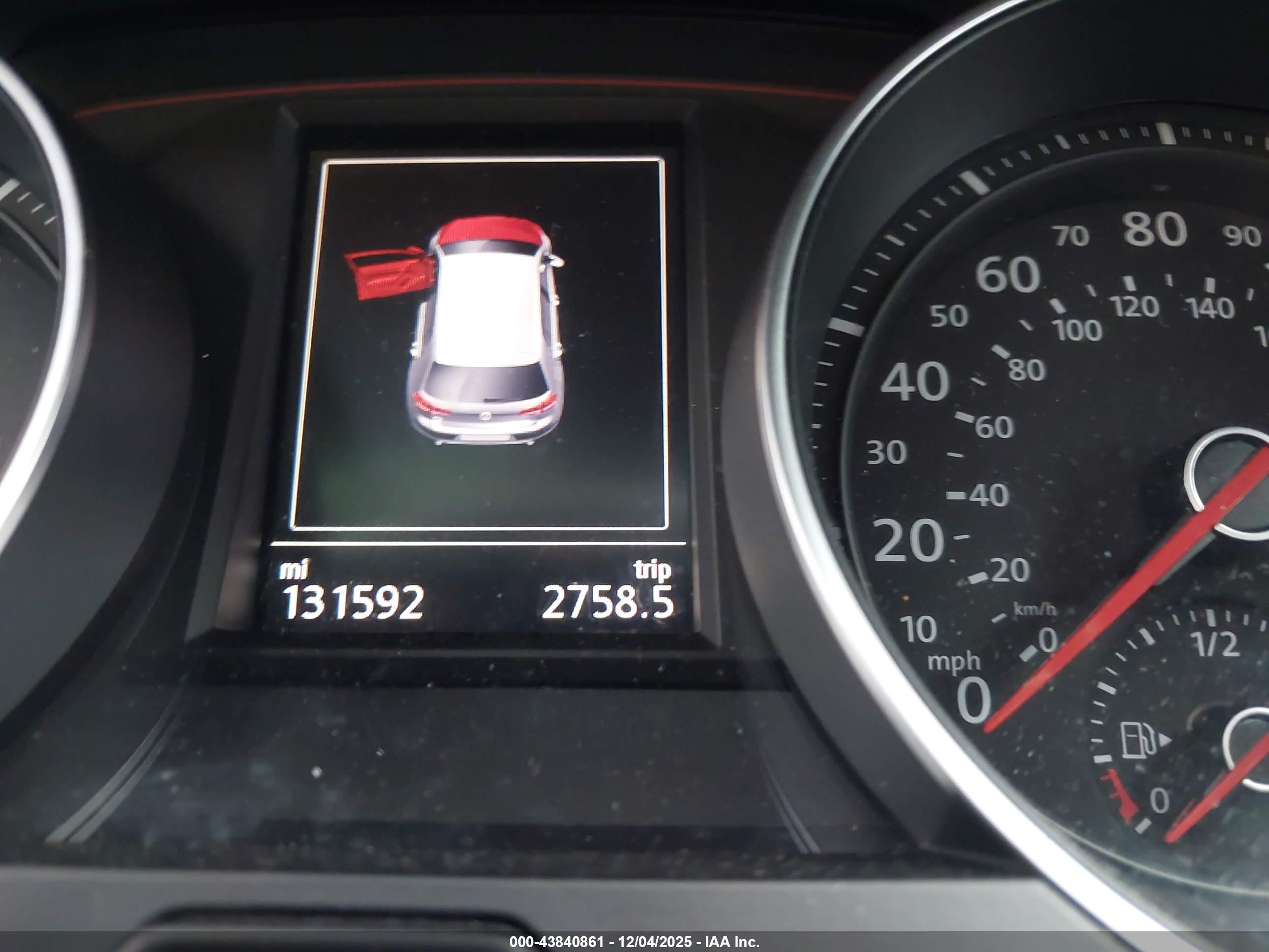 VOLKSWAGEN GOLF image 7