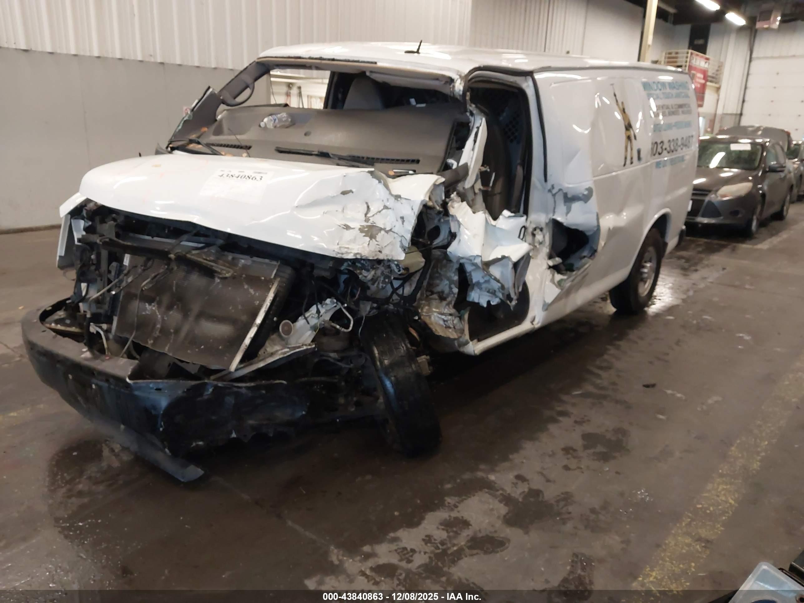 CHEVROLET EXPRESS image 2