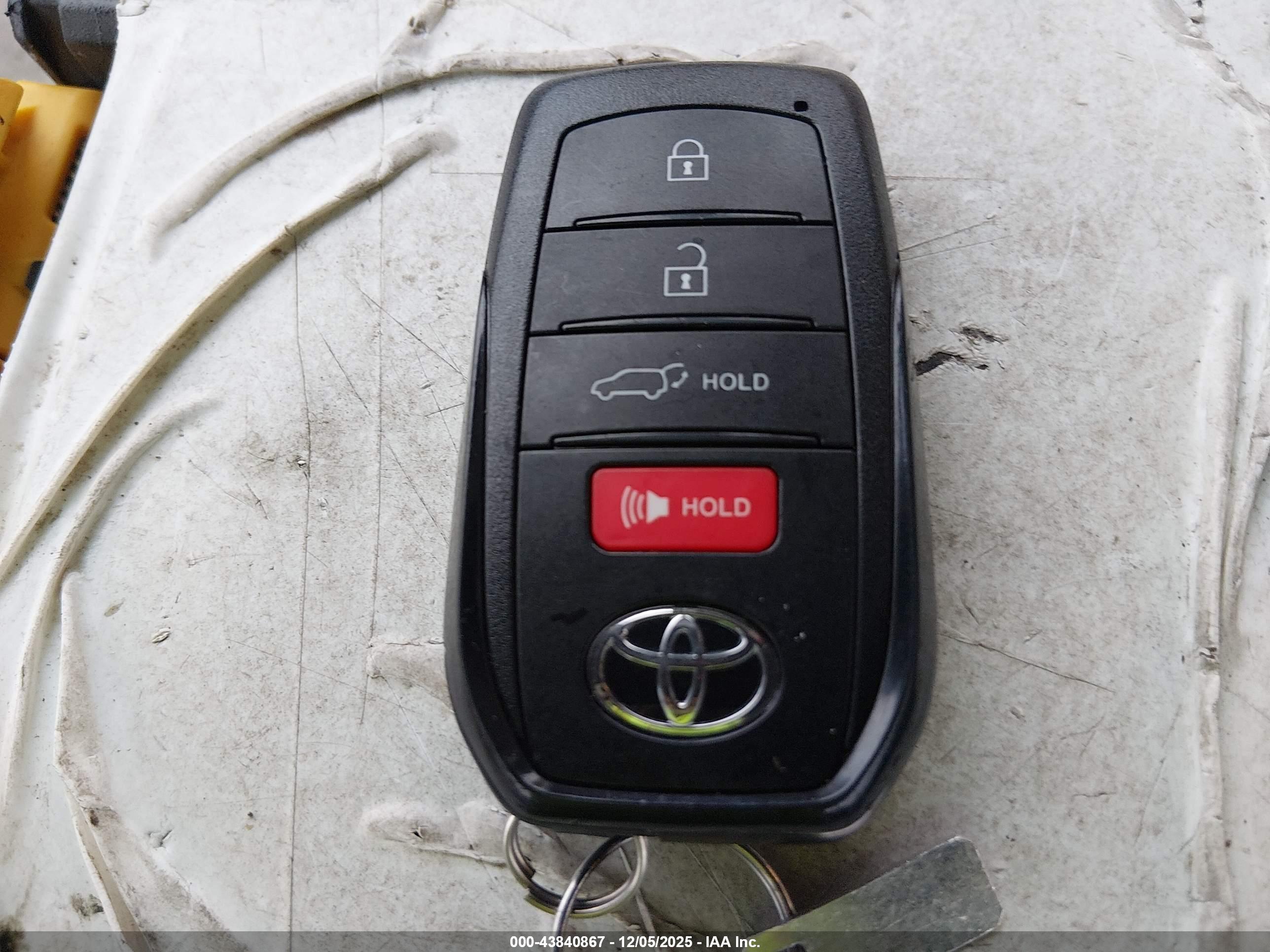 TOYOTA VENZA image 11