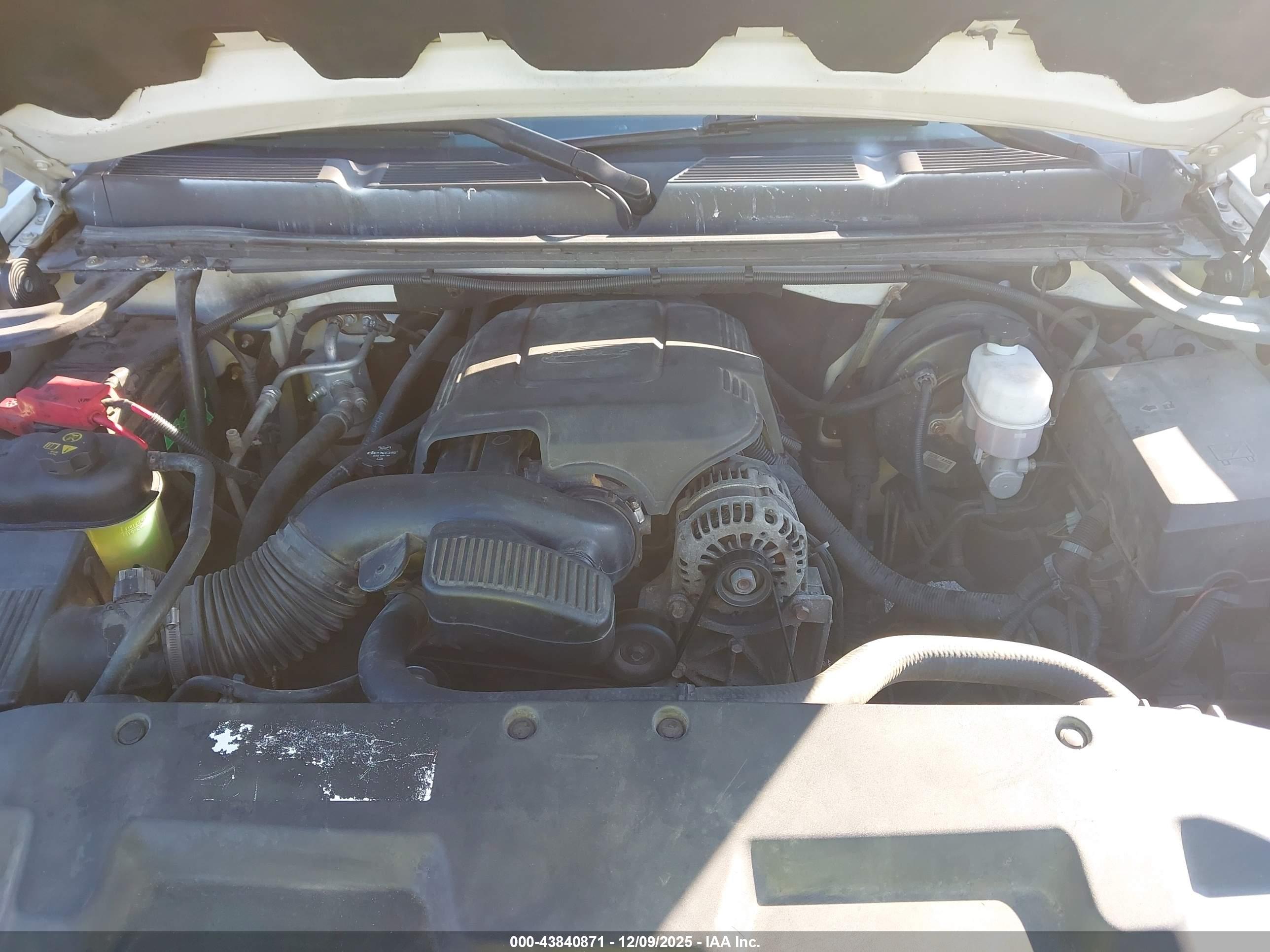 CHEVROLET SILVERADO image 10