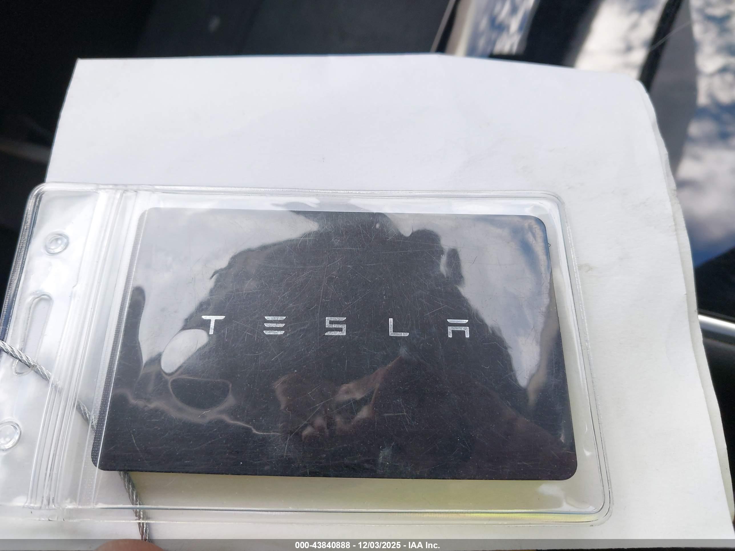 TESLA MODEL image 11