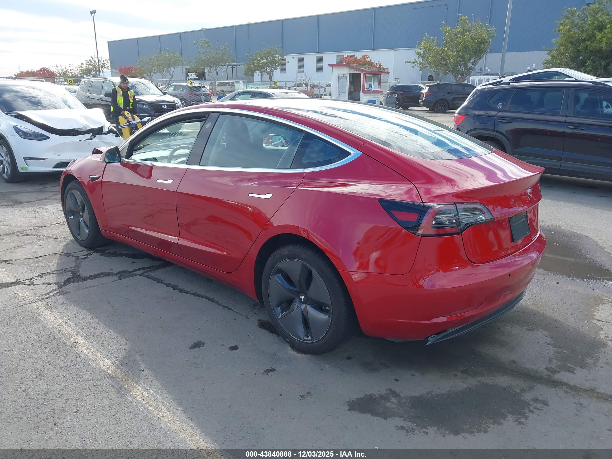 TESLA MODEL image 3