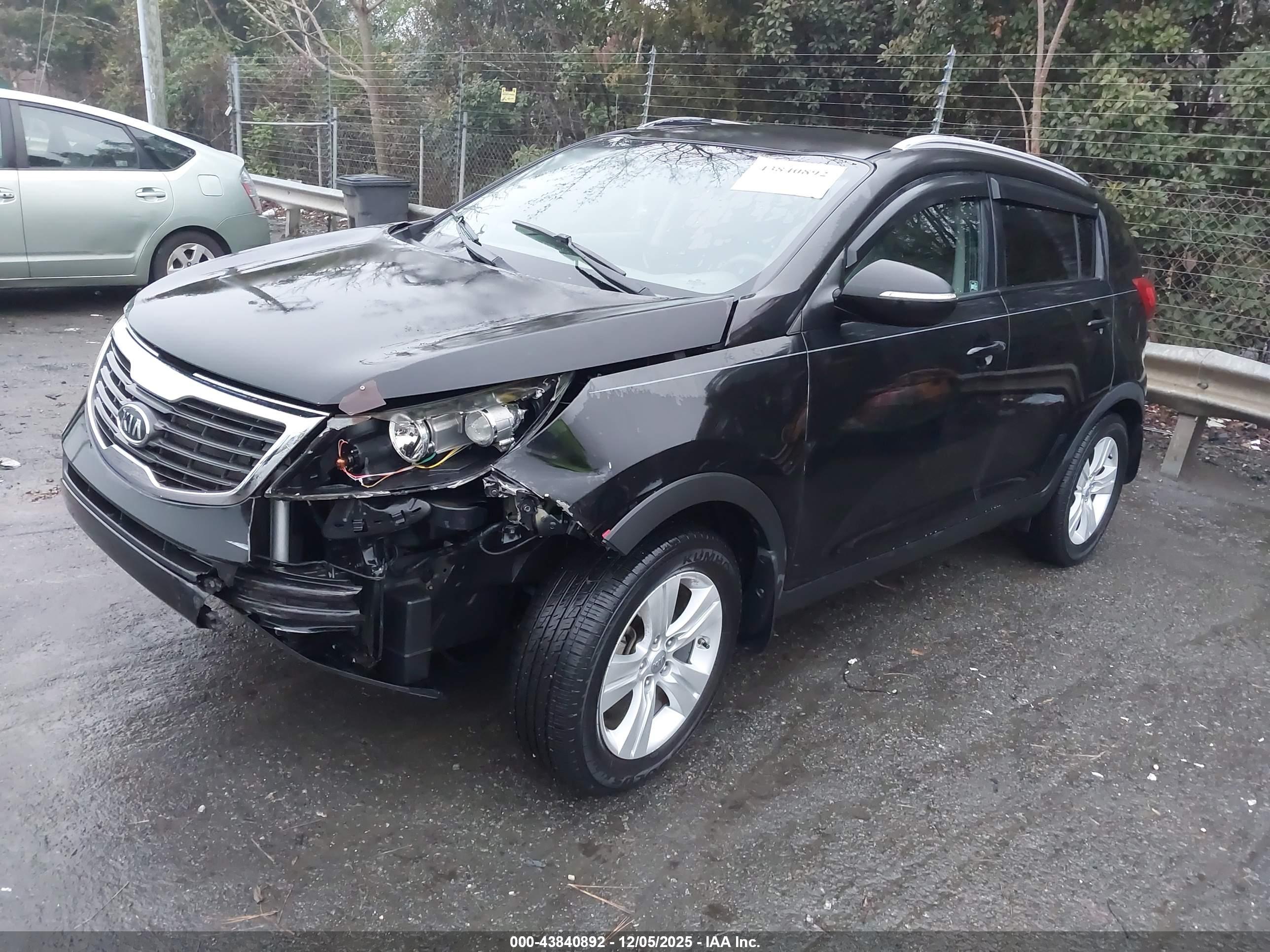 KIA SPORTAGE image 2