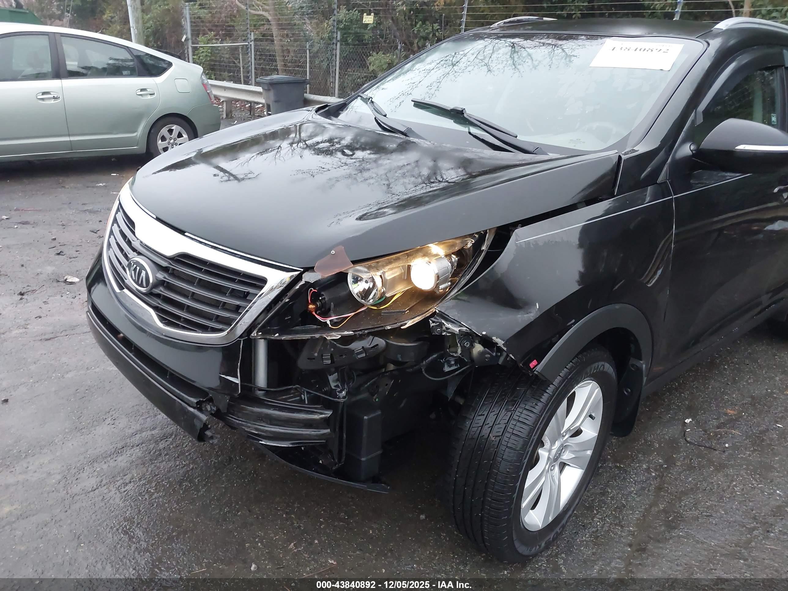 KIA SPORTAGE image 6