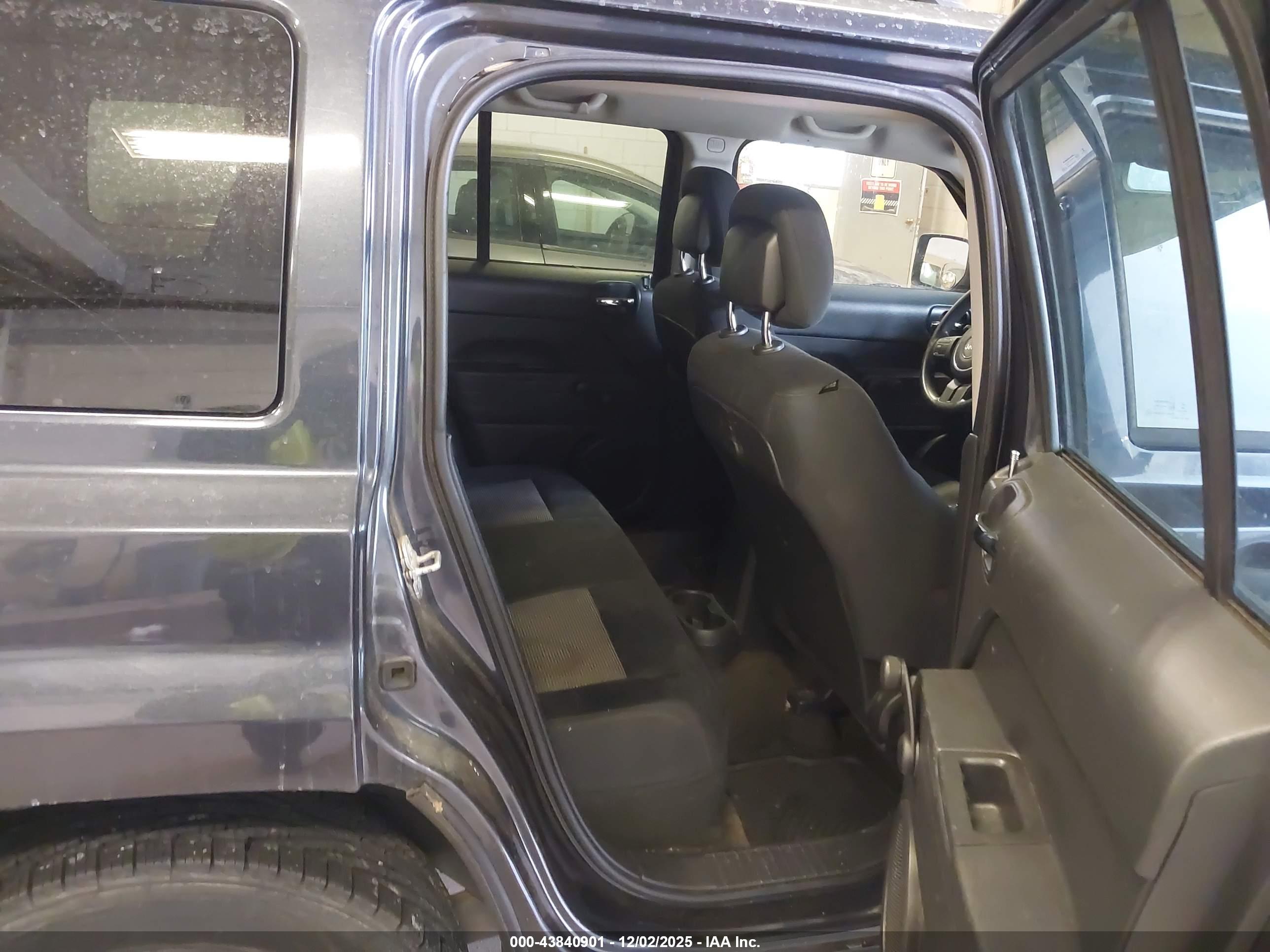 JEEP PATRIOT image 8