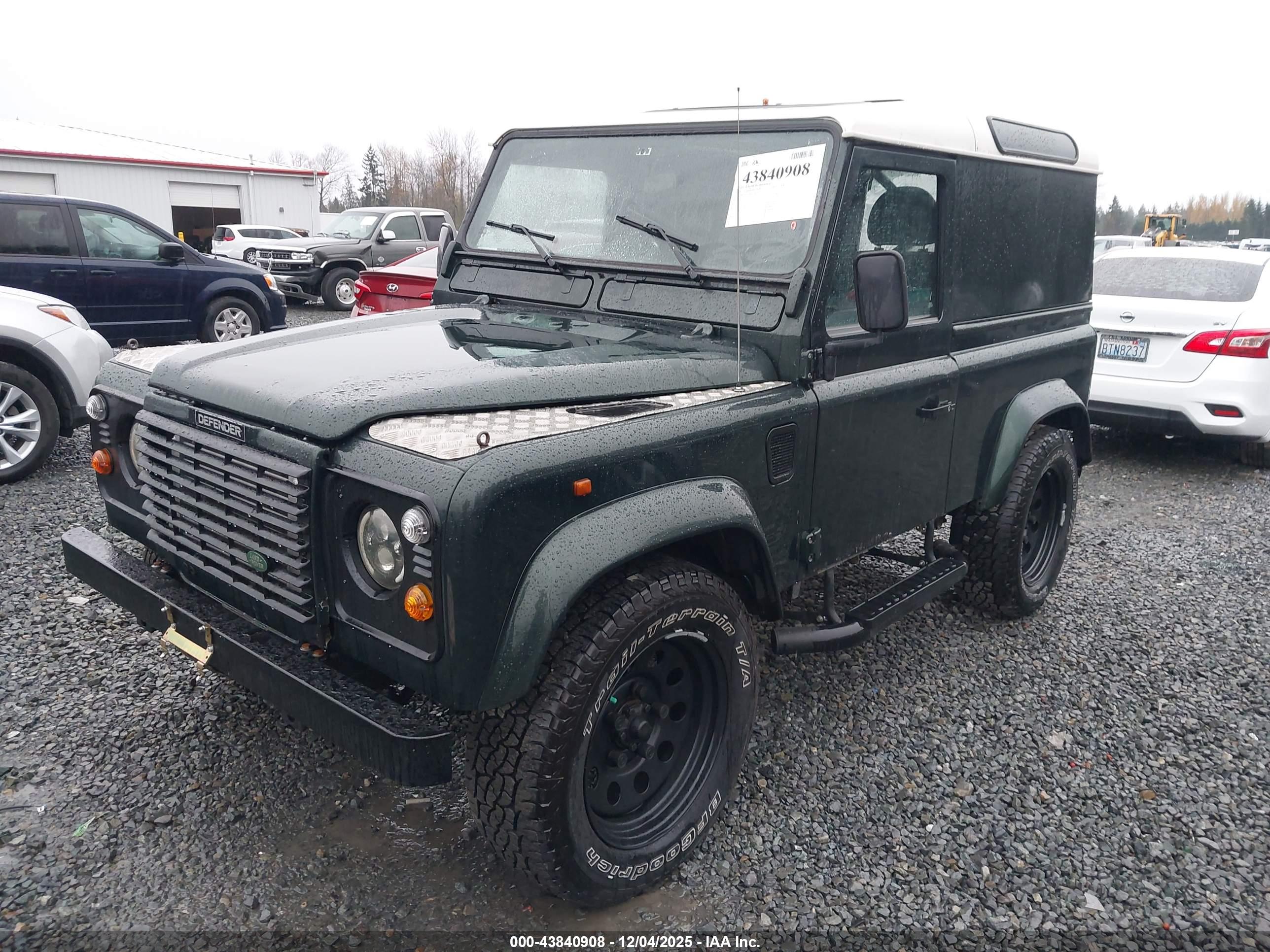 LAND ROVER image 2