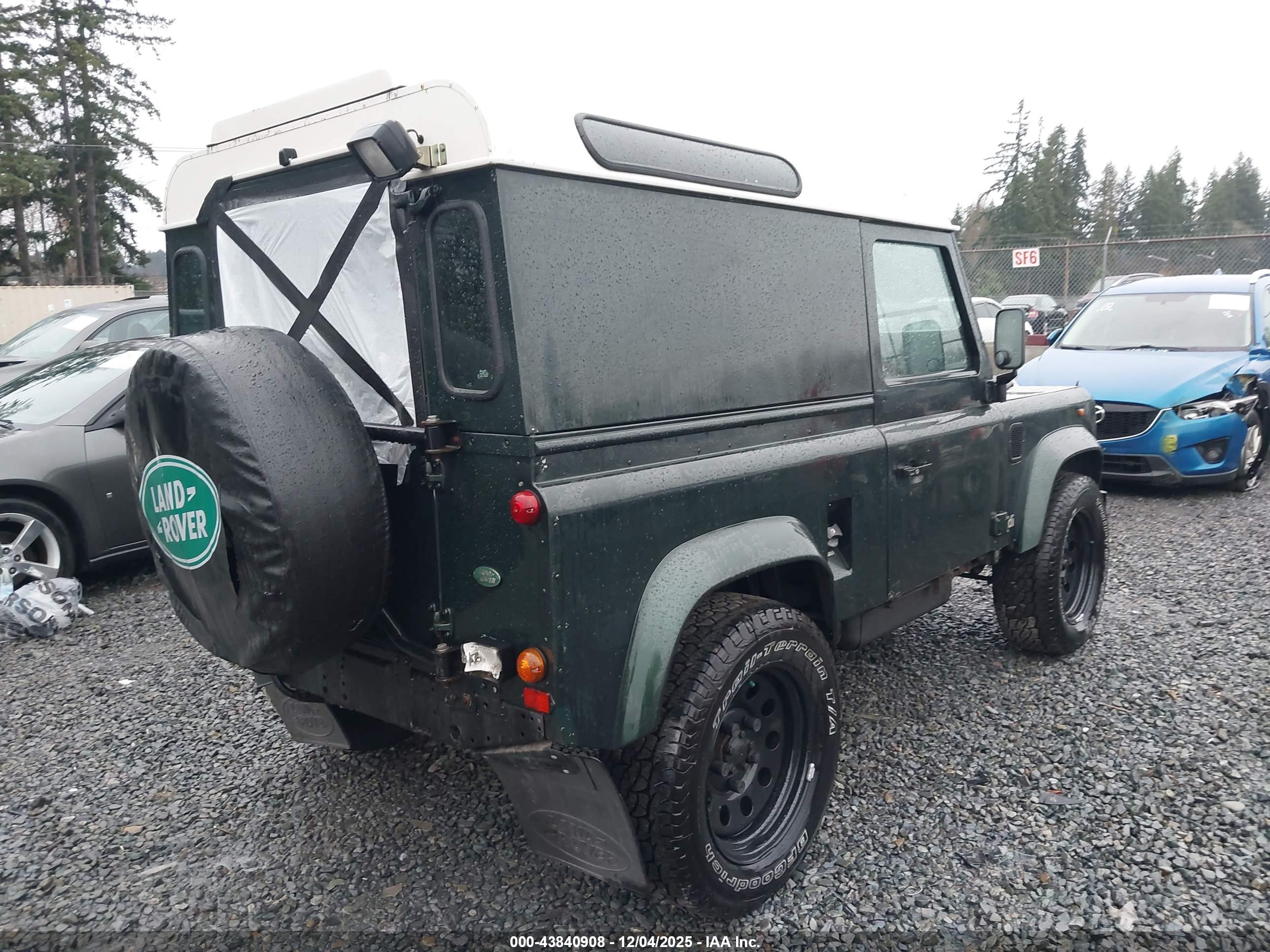 LAND ROVER image 4