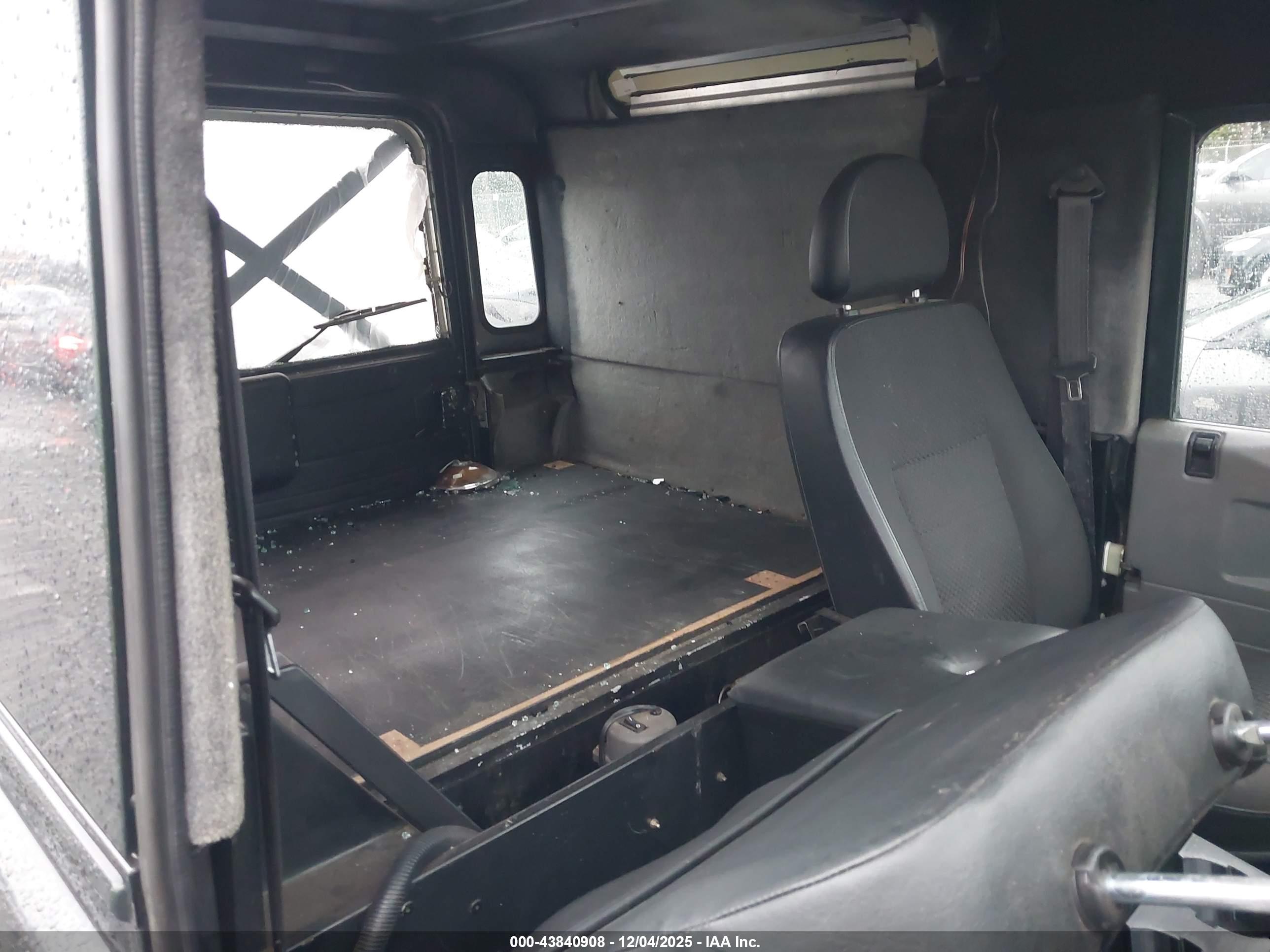 LAND ROVER image 8