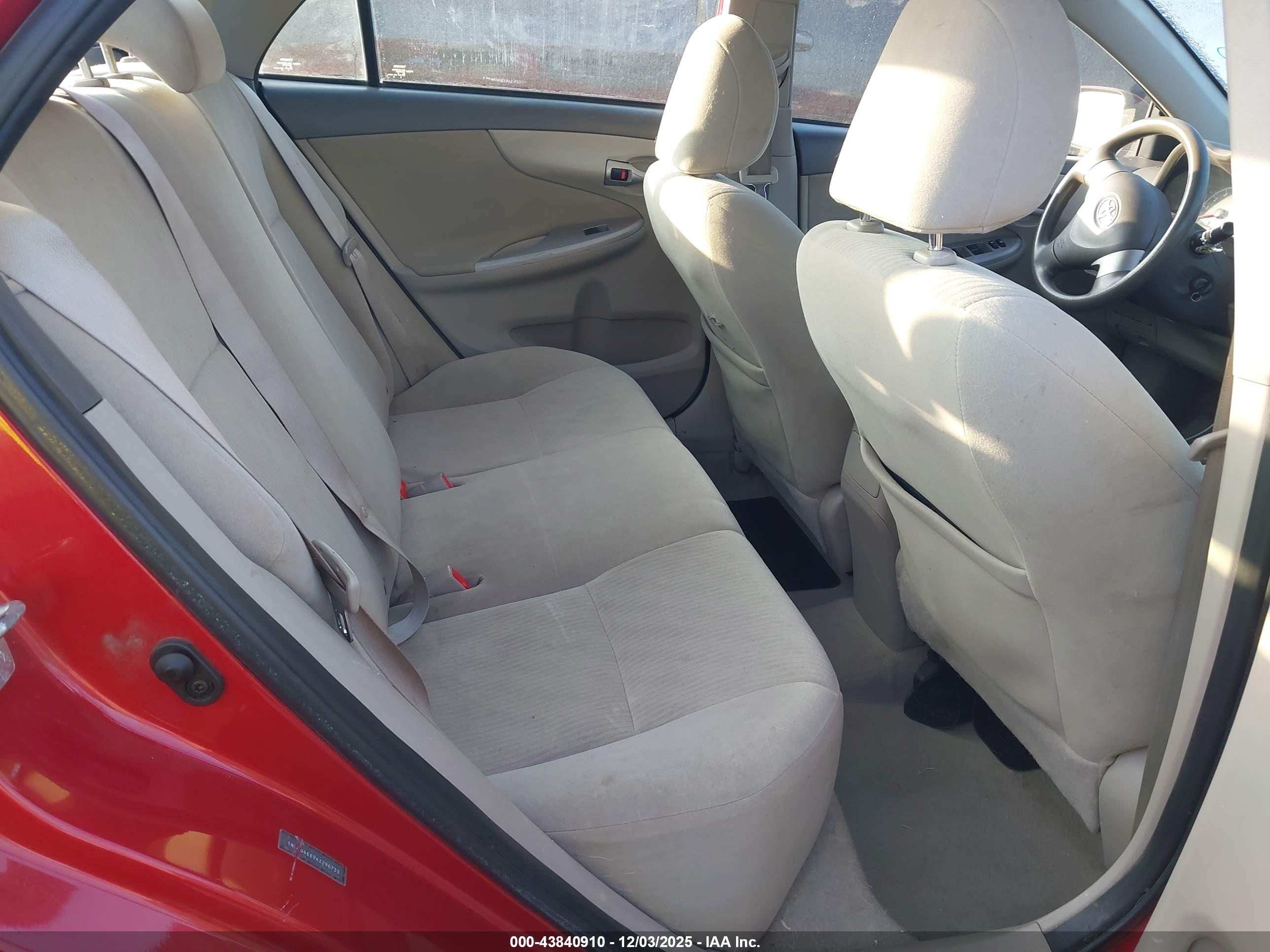 TOYOTA COROLLA image 8