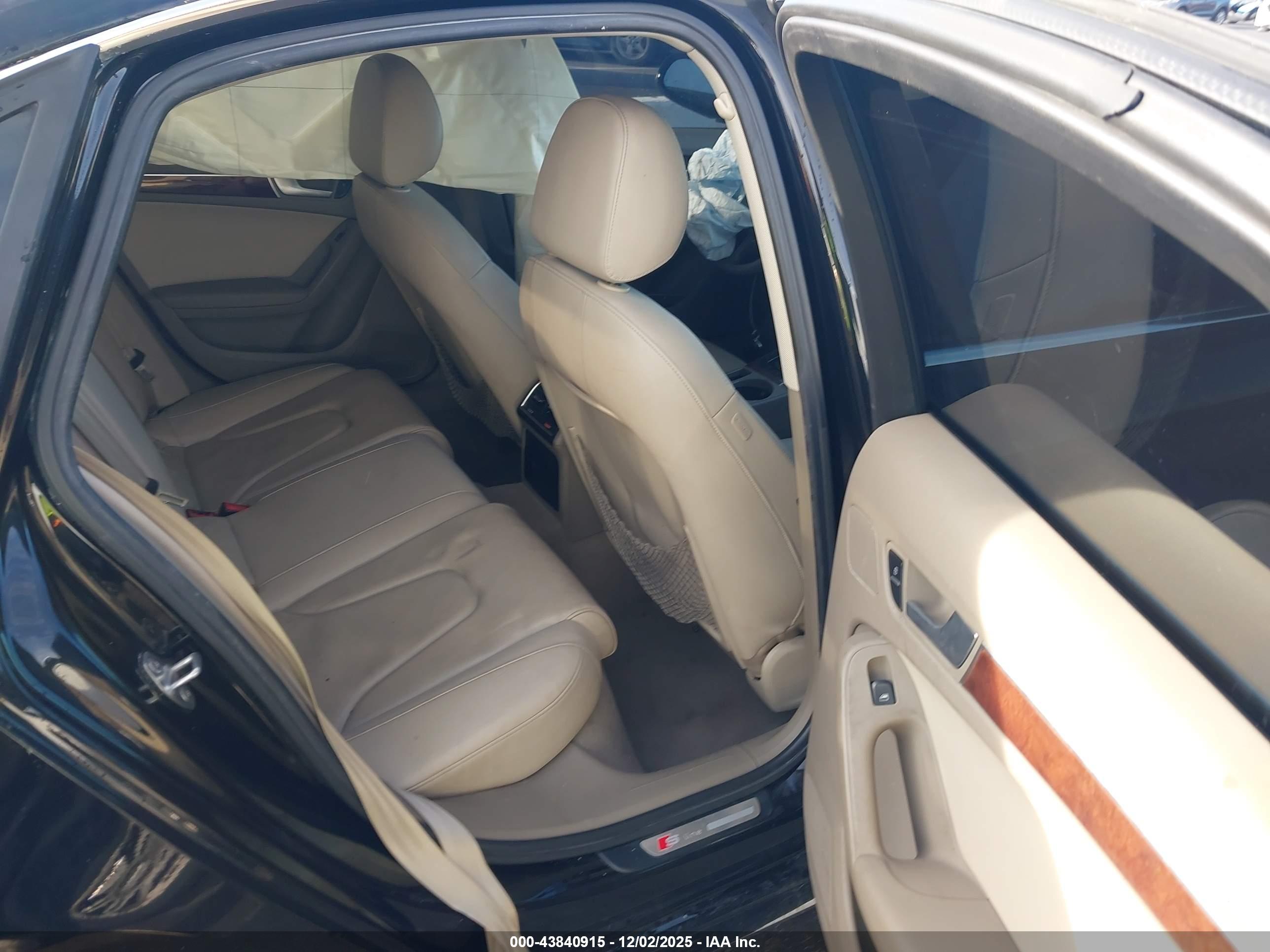 AUDI A4 image 8