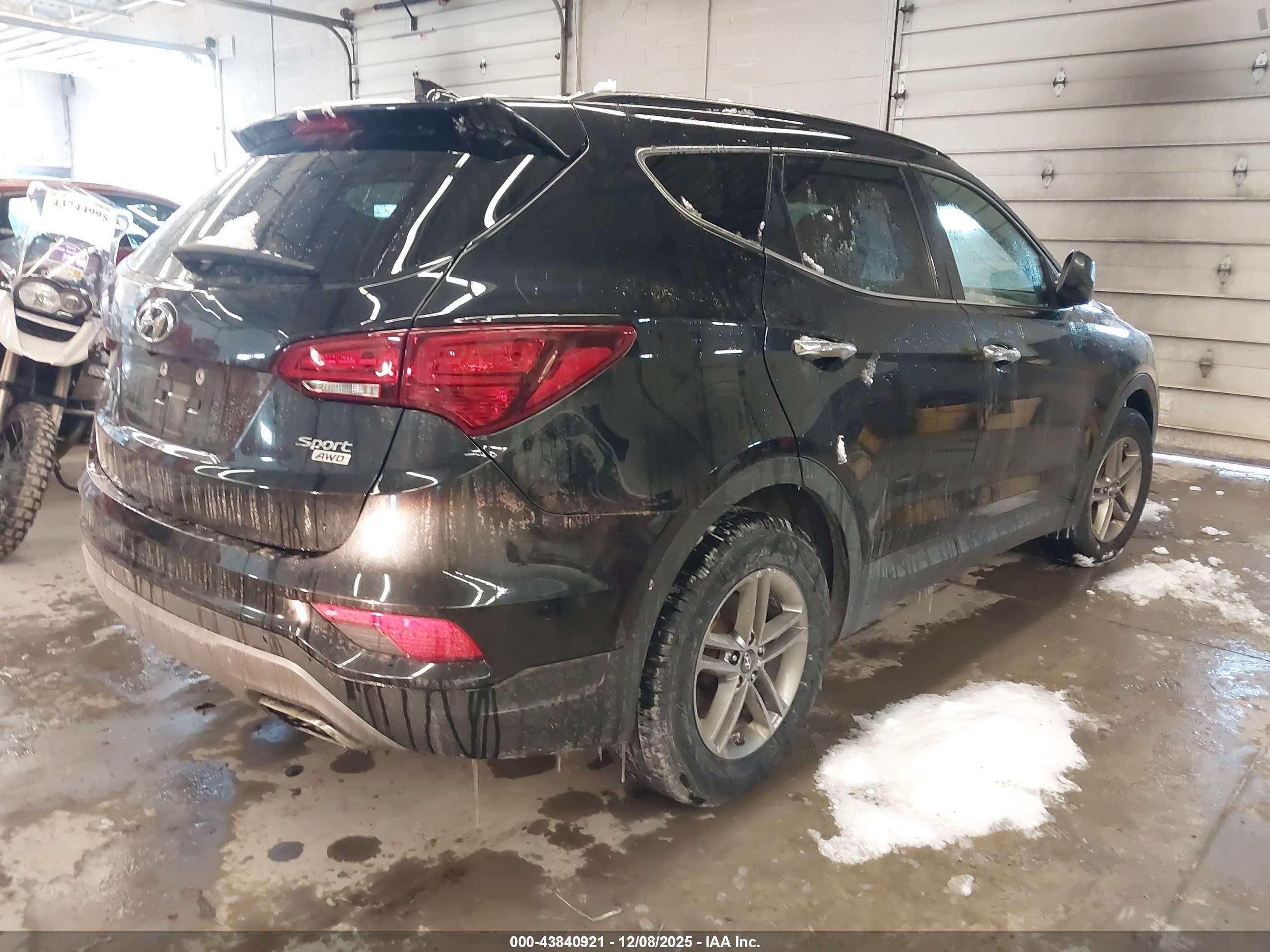HYUNDAI SANTA image 4