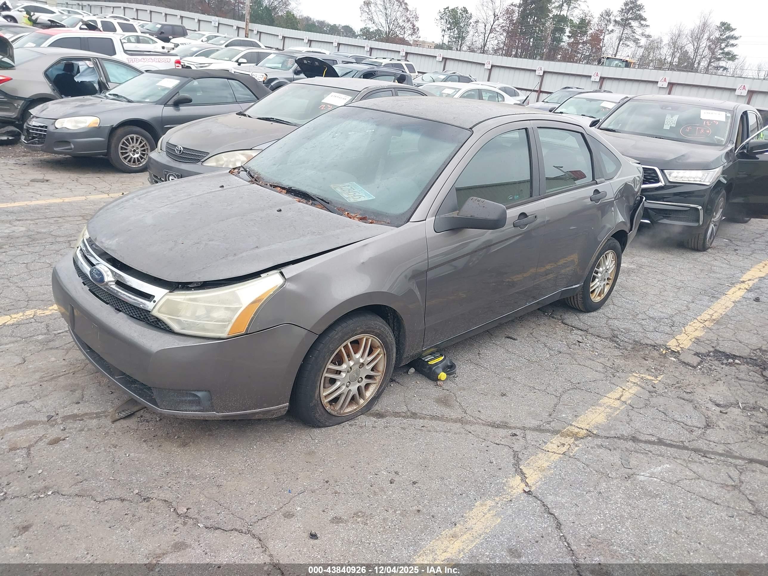 FORD FOCUS image 2