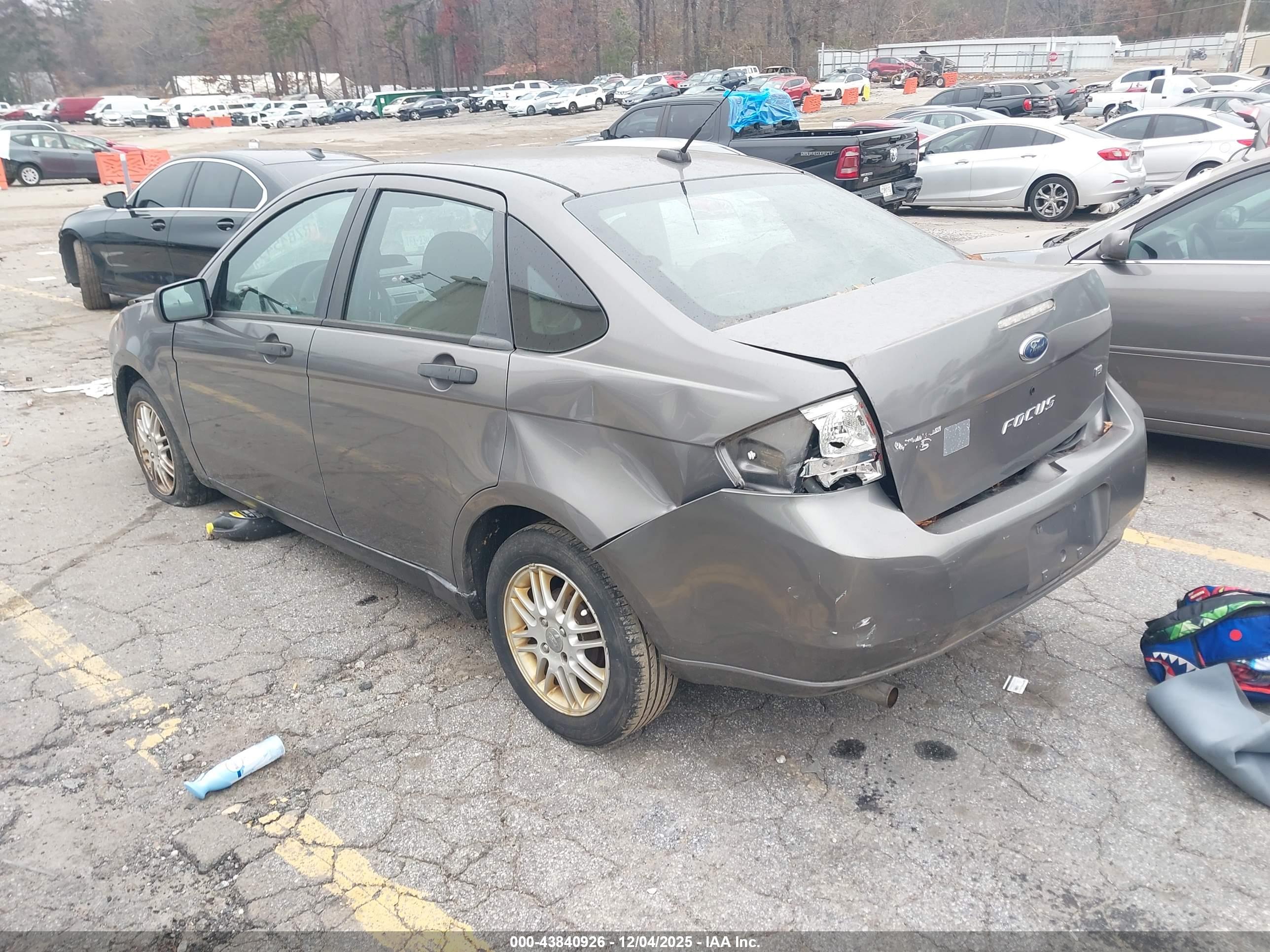 FORD FOCUS image 3