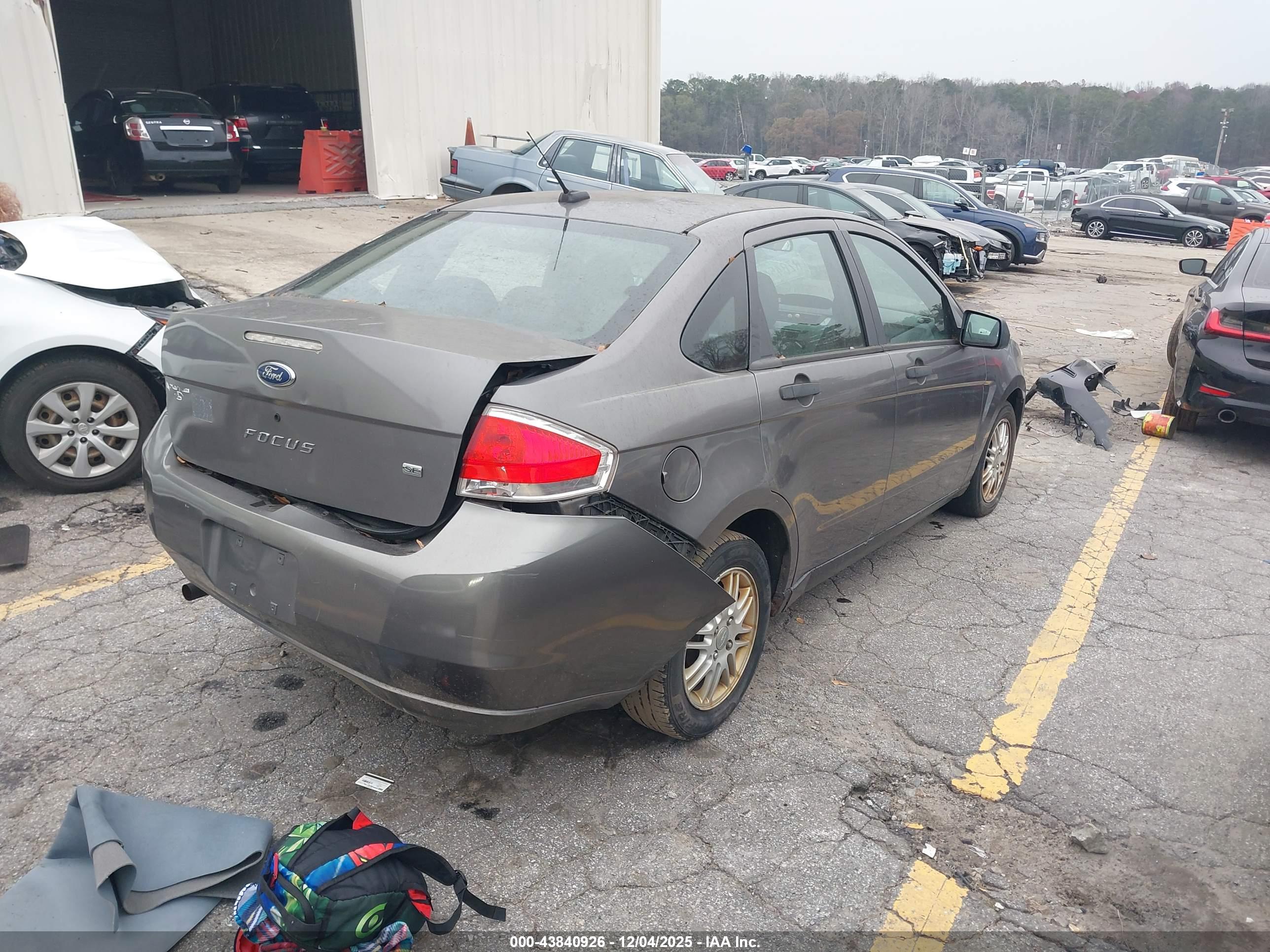 FORD FOCUS image 4