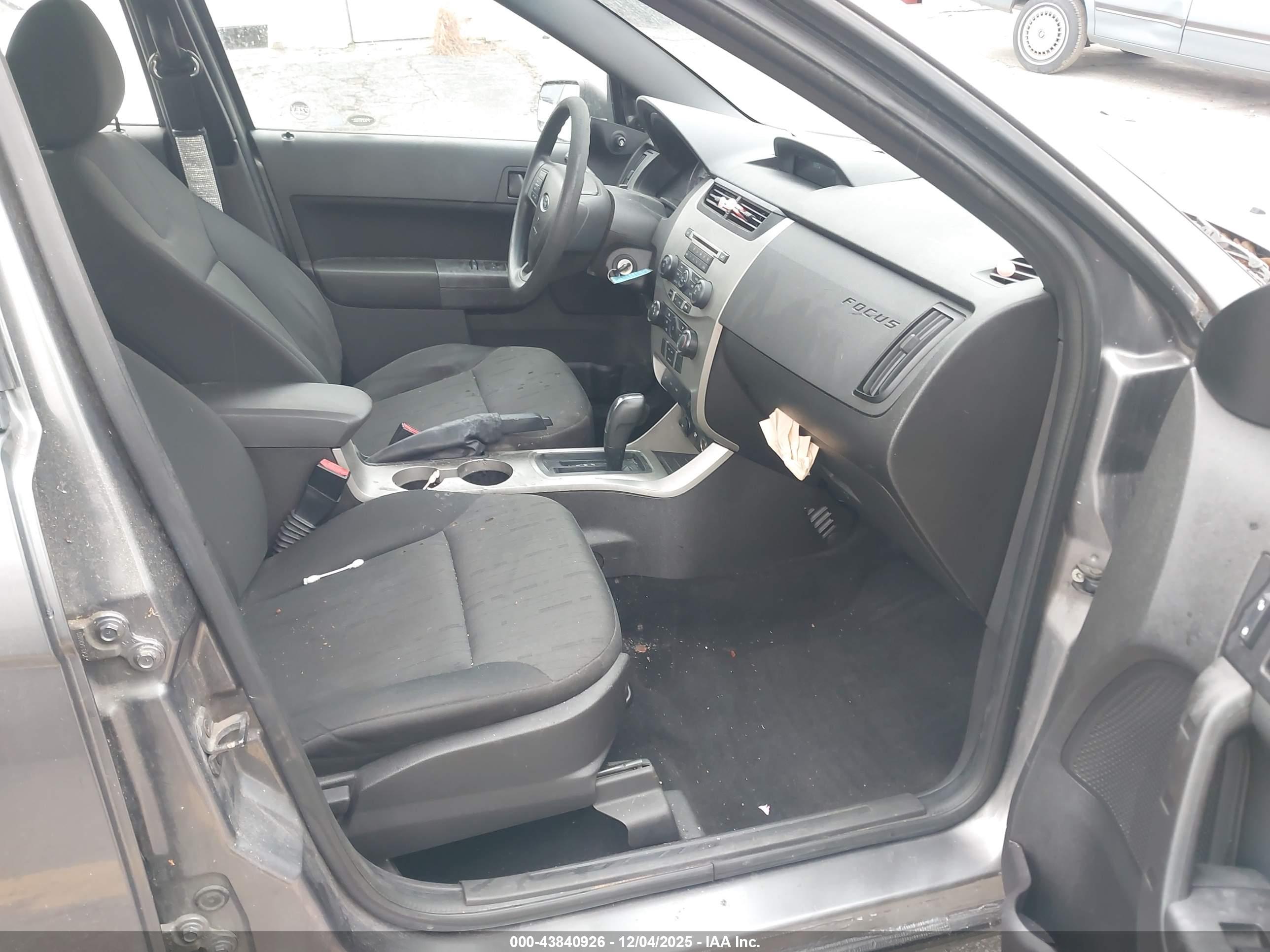FORD FOCUS image 5