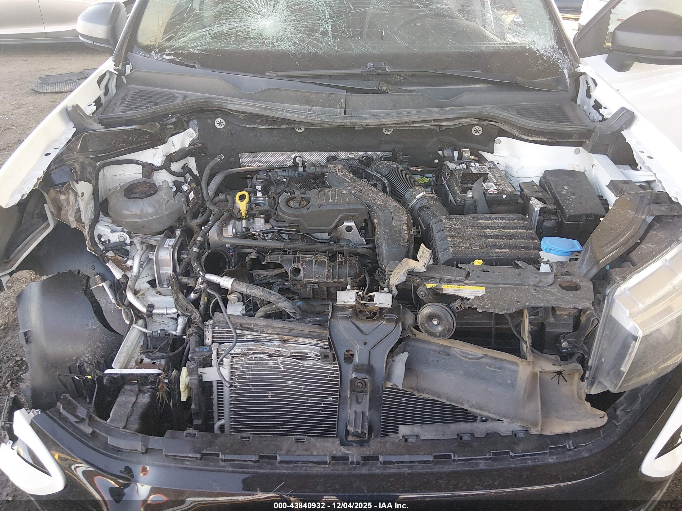 VOLKSWAGEN TAOS image 10