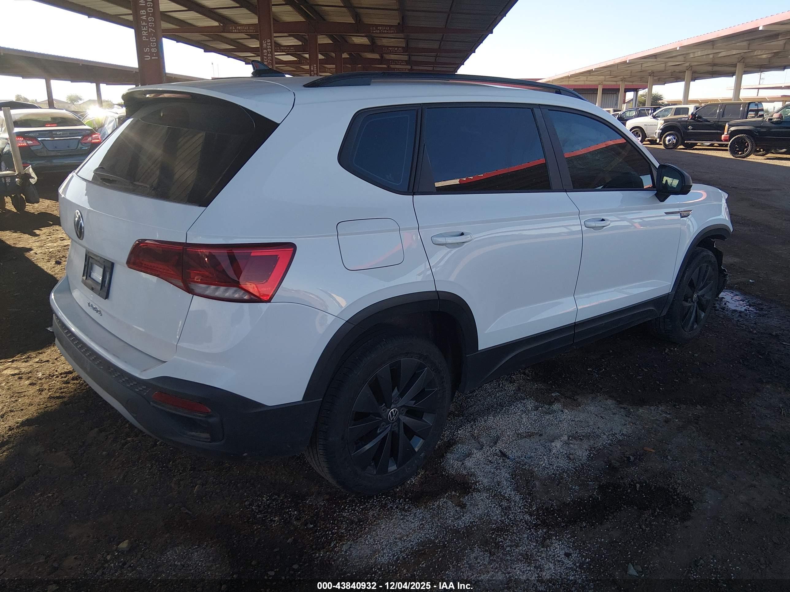 VOLKSWAGEN TAOS image 4