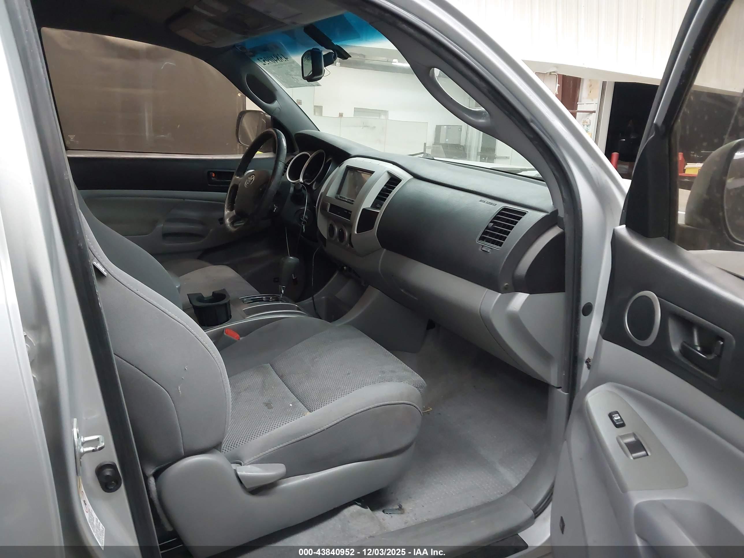 TOYOTA TACOMA image 5