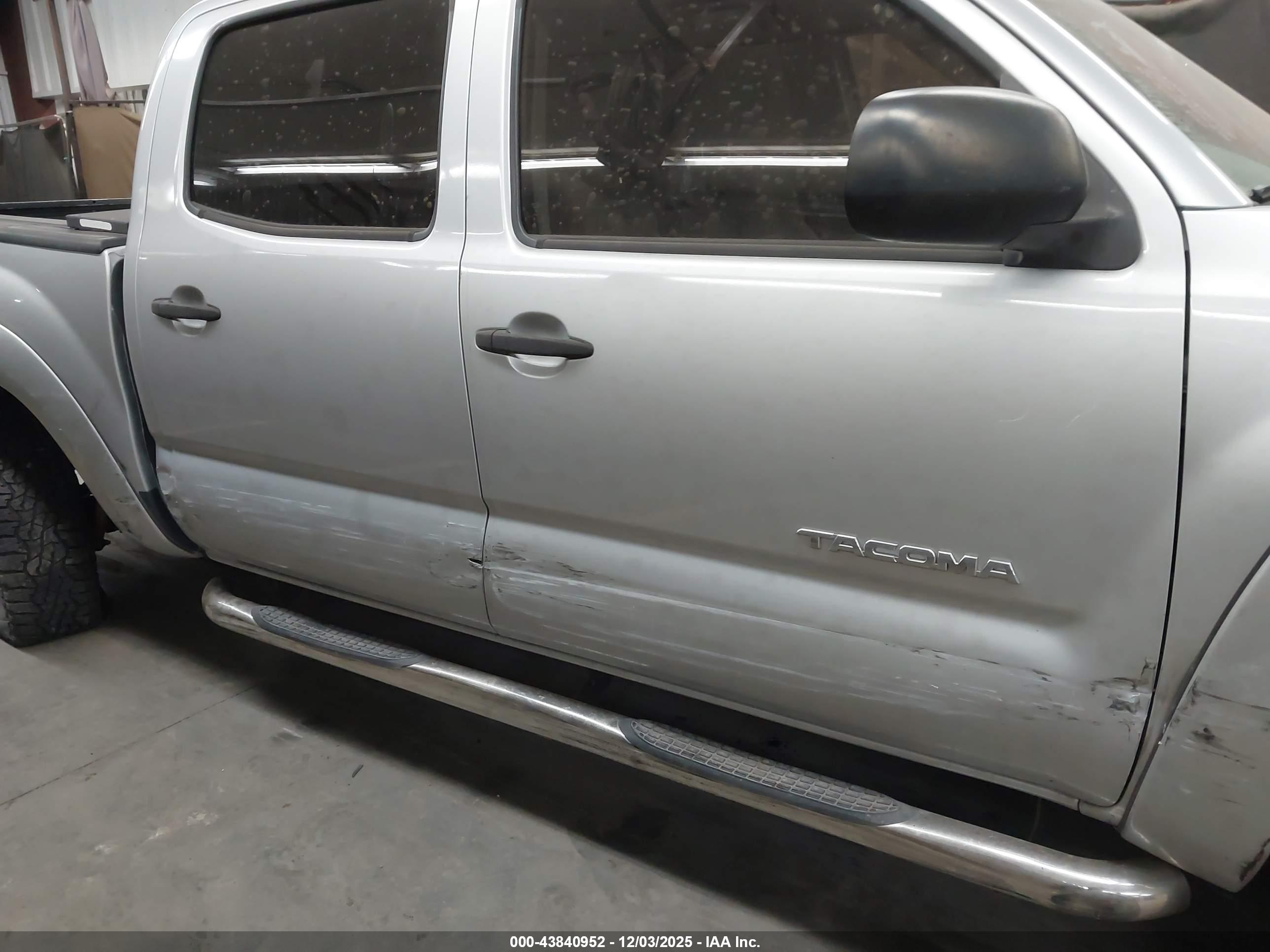 TOYOTA TACOMA image 6