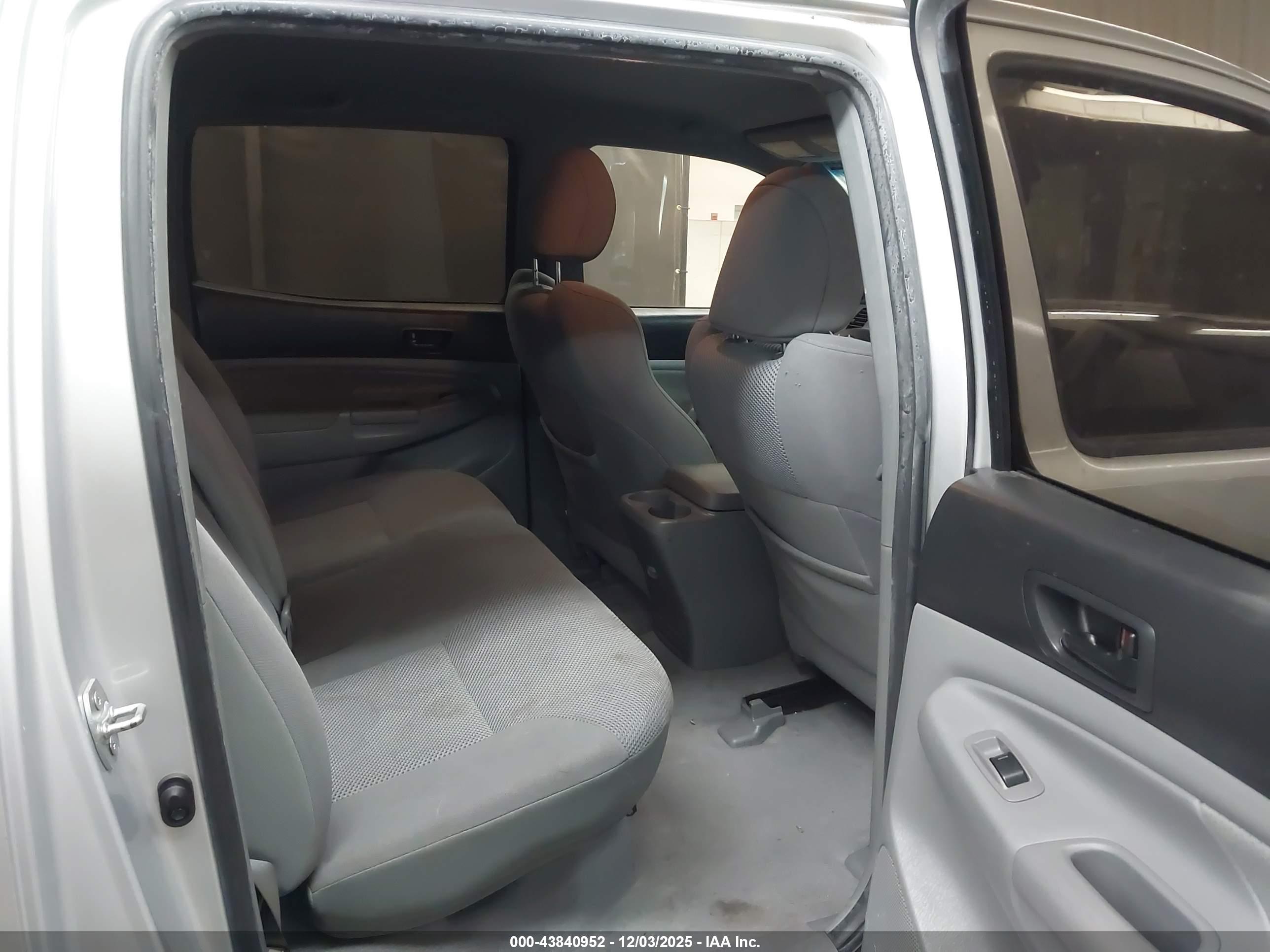 TOYOTA TACOMA image 8