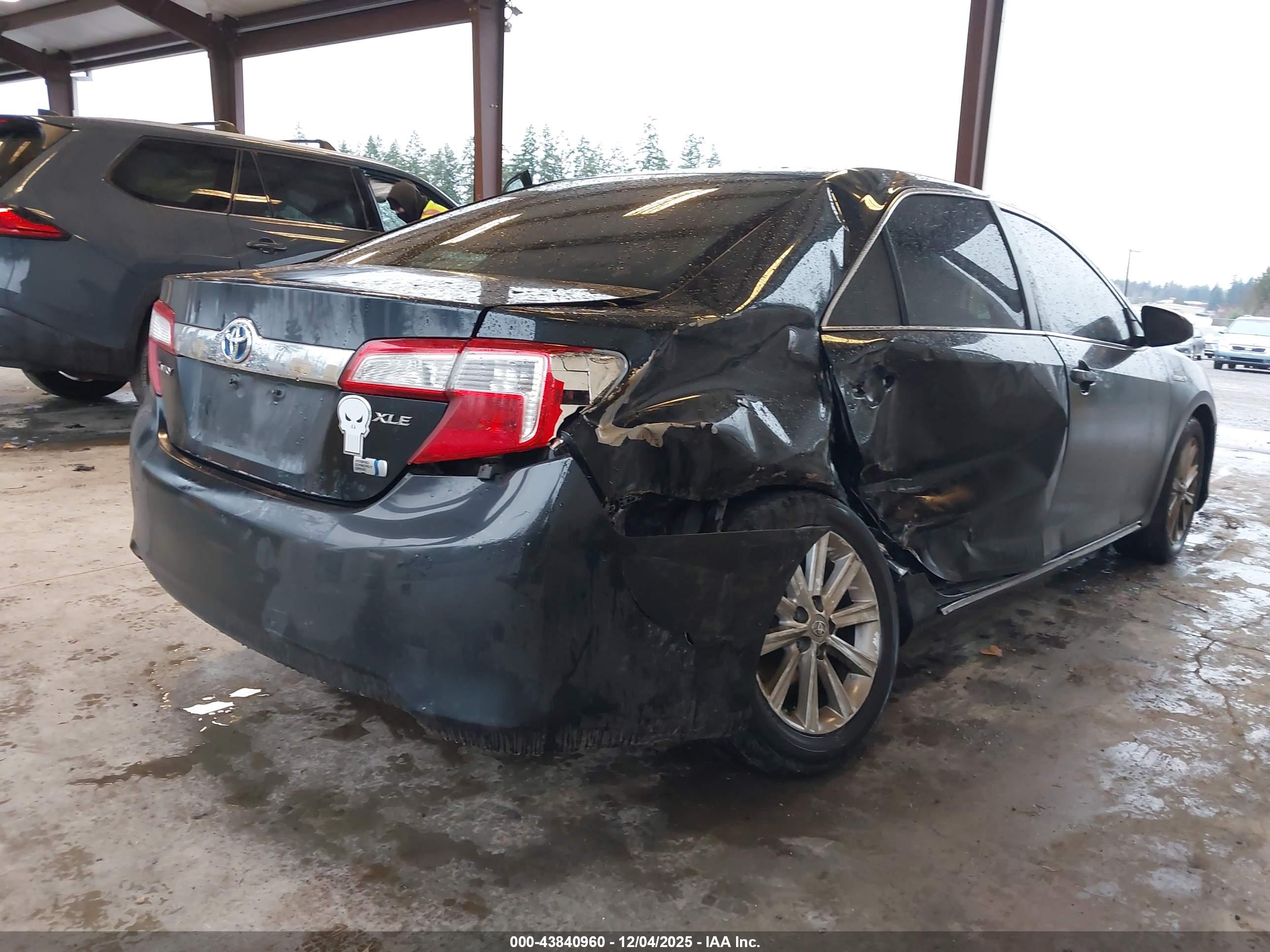TOYOTA CAMRY image 4
