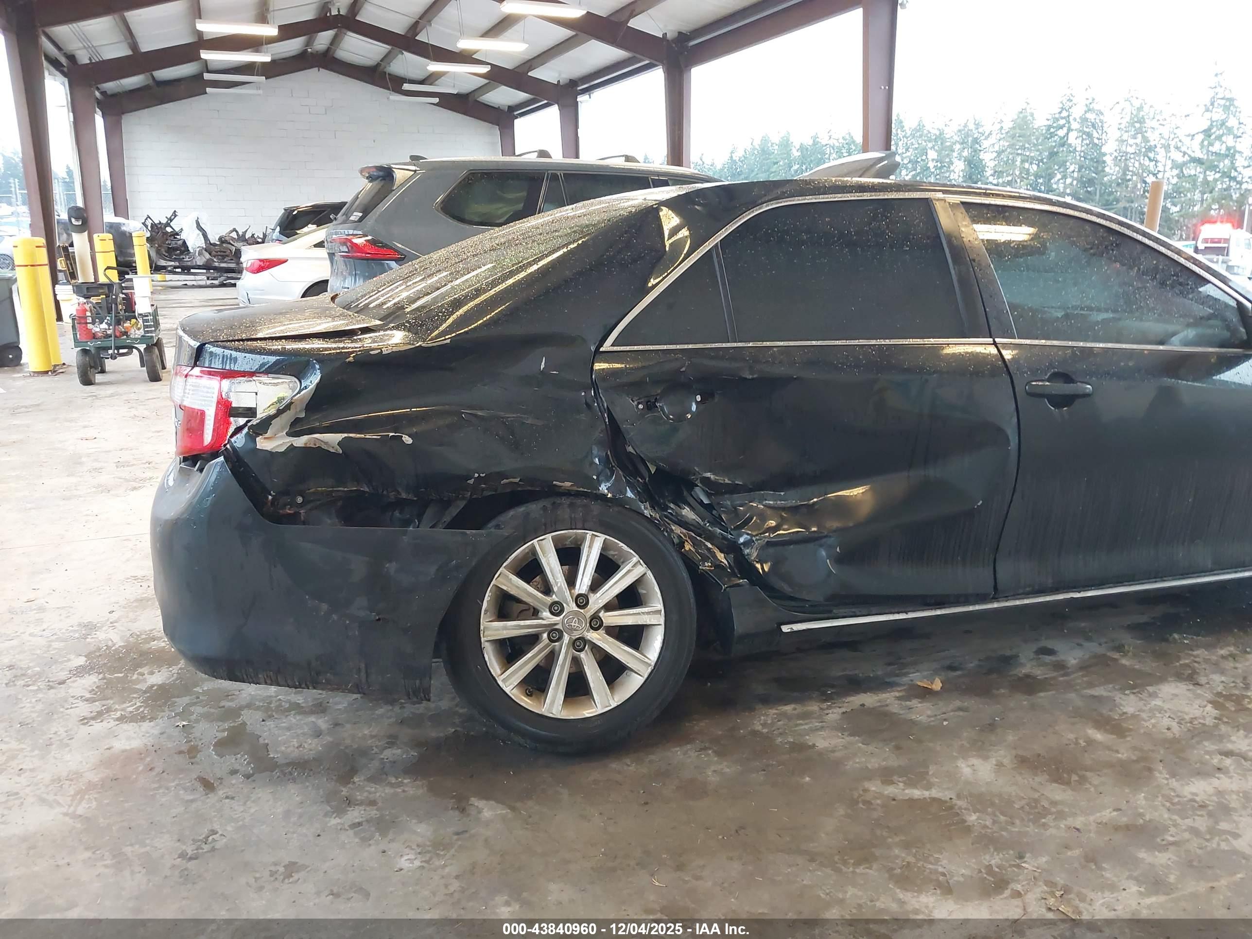 TOYOTA CAMRY image 6