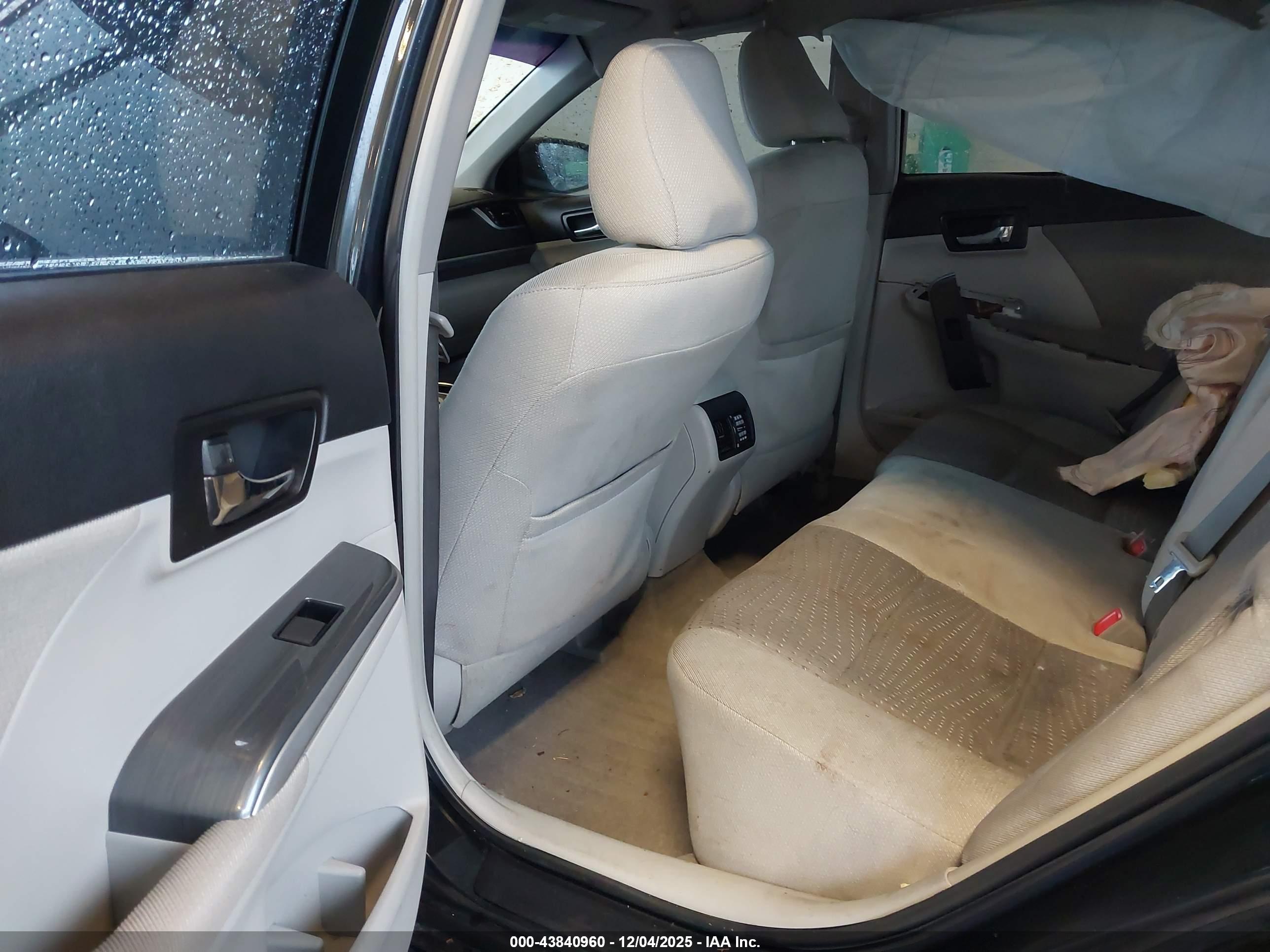 TOYOTA CAMRY image 8