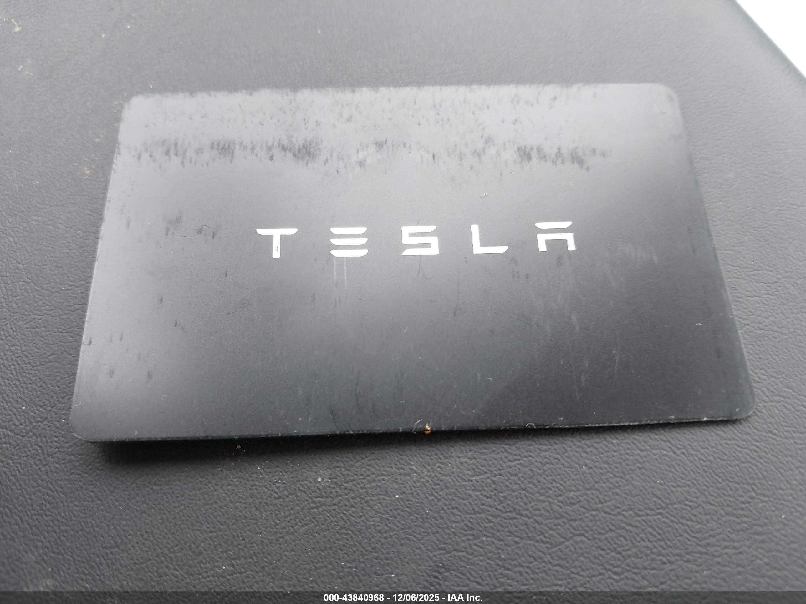 TESLA MODEL image 11