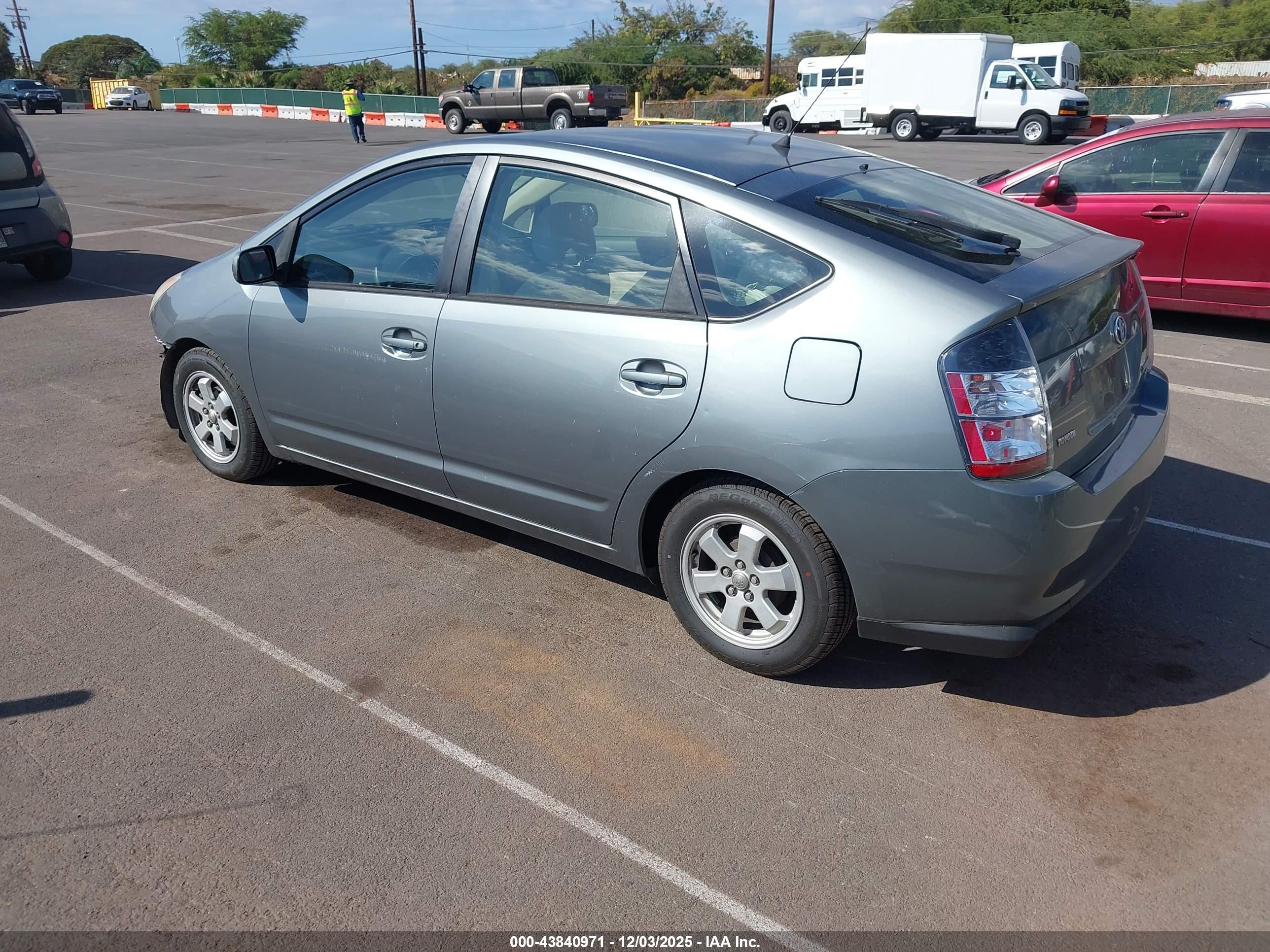 TOYOTA PRIUS image 3
